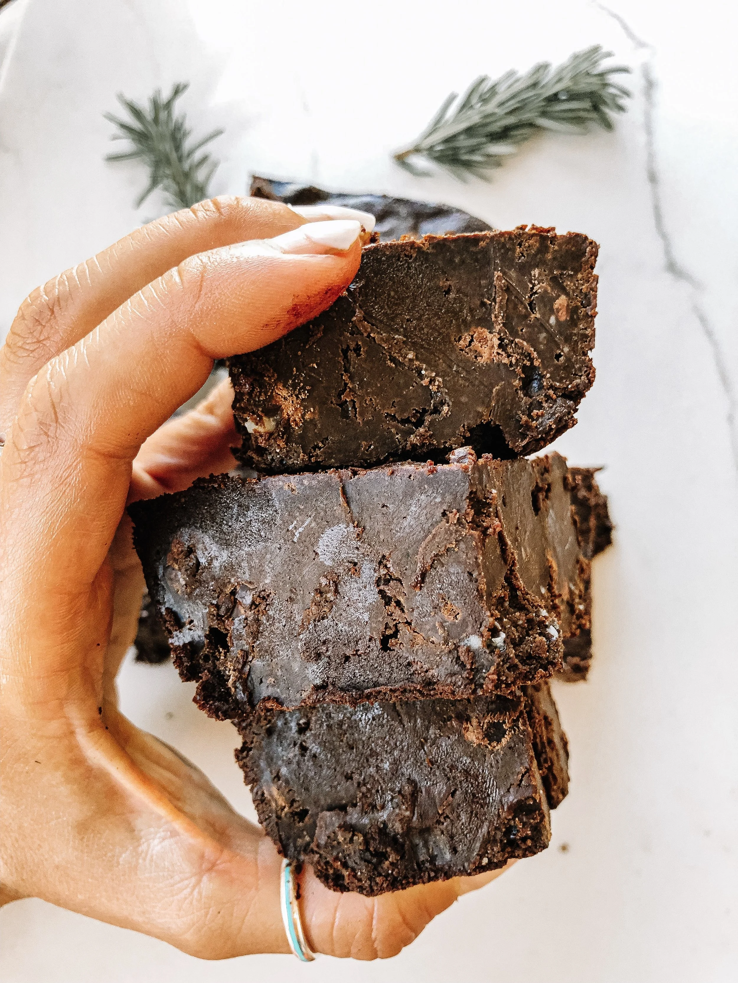 THE FUDGIEST BROWNIES I'VE EVER MADE: gluten free, dairy free, refined sugar free