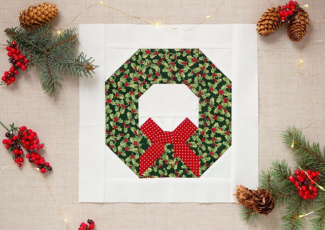 Yay! The last custom block for my #AnneofGreenGablesChristmas quilt is all done! I used @ellisandhiggs wreath pillow pattern that you can find in her shop for my last block. I did a little math and made the block smaller to fit the 11&rdquo; blocks I