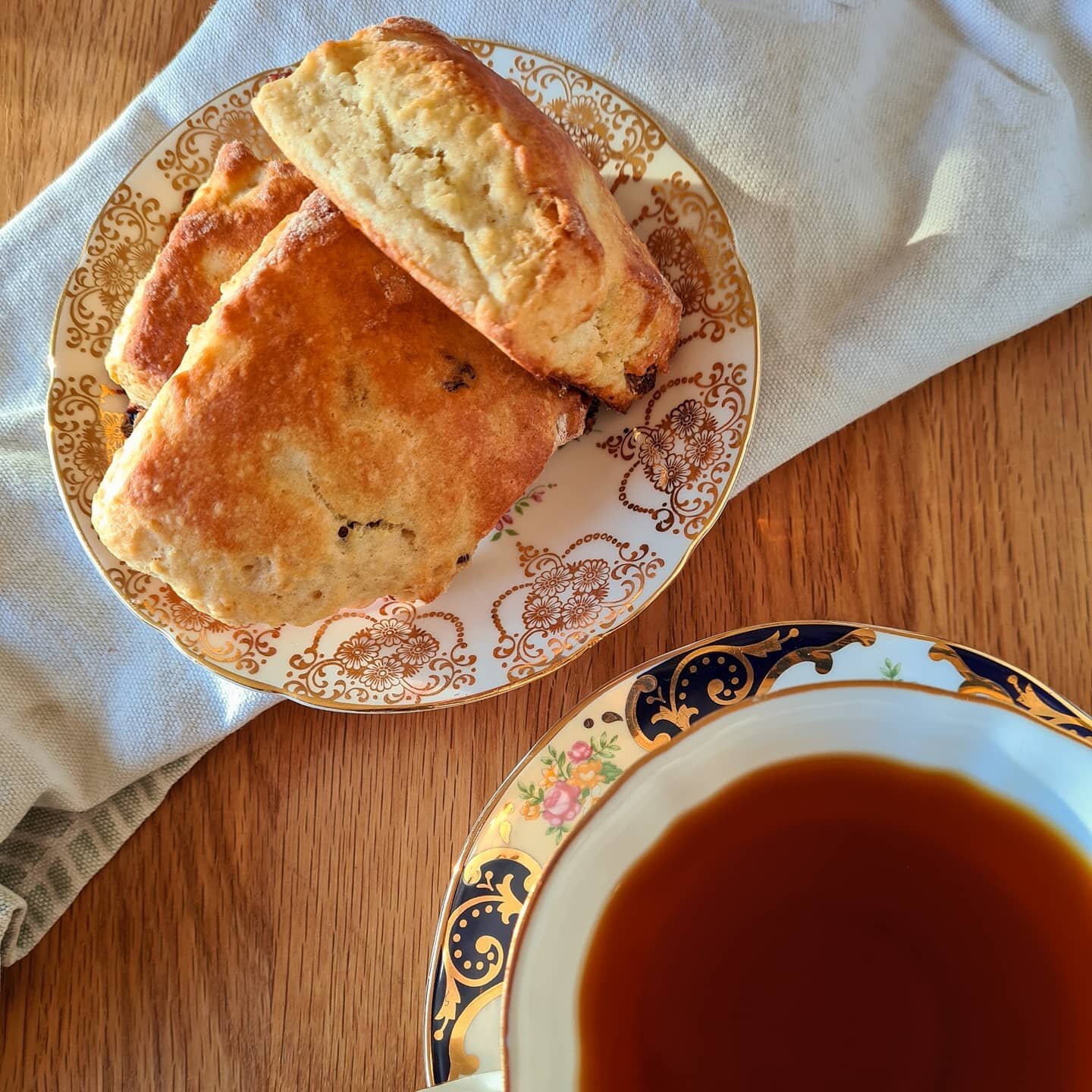 Anyone up for Tea and Scones? I know I am!
.
These Afternoon Tea Scones are another recipe out of the Baking by Elizabeth Pomeroy cookbook. They are the perfect crumbley, buttery scones studded with sultanas and amazing with some fresh jam!
.
Such a 