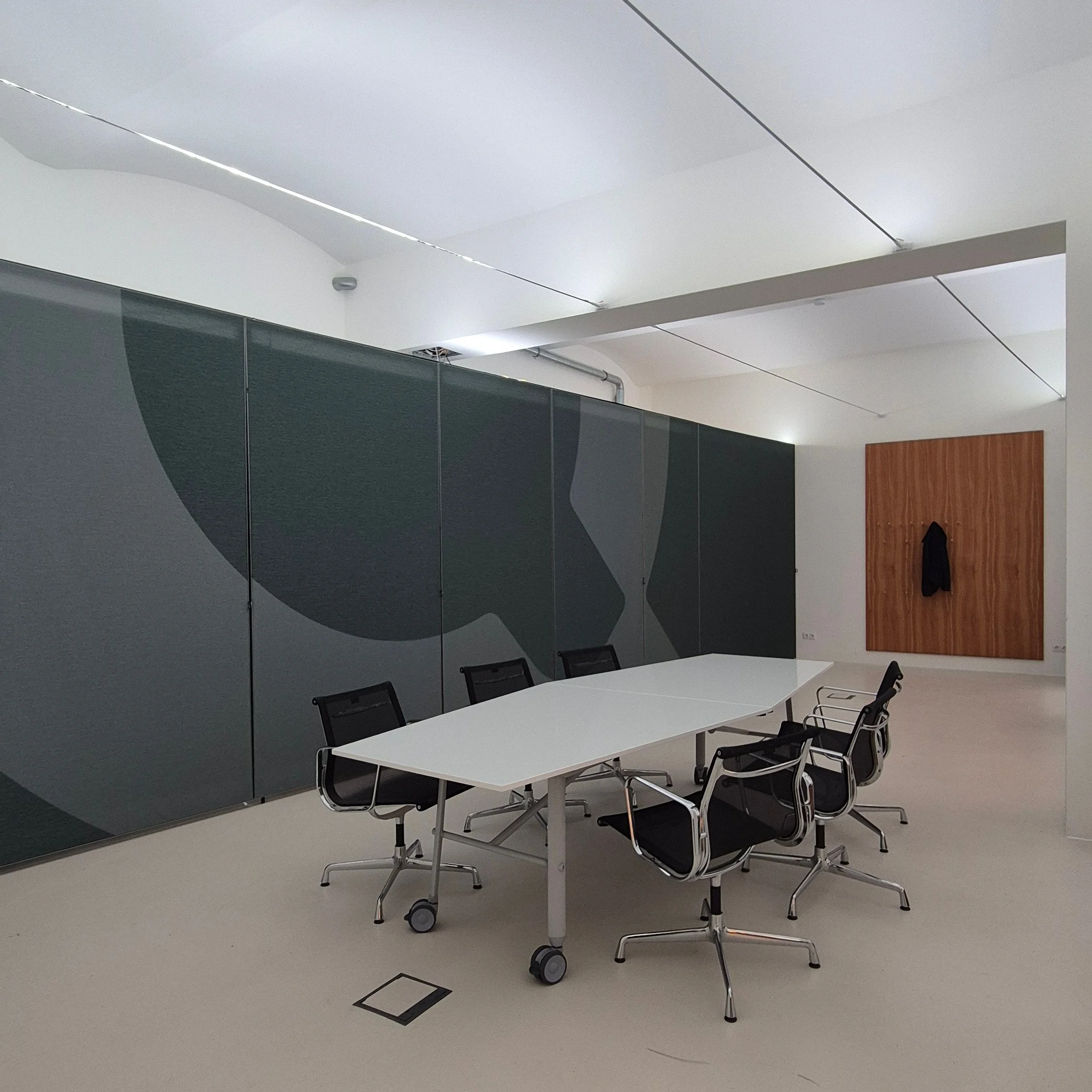 Just completed the new Founding Lab &mdash; a strategy space, planning office, and meeting point for small events, all created as part of the new Q opening in 2027.
@qscience.space 

The room features a 10-meter-long partition wall. Behind it, there 
