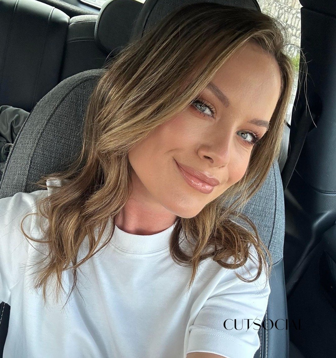 Would ya just look at the GORGEOUS @michelemcgrath 😍

Slowly but surely getting lighter while keeping her stunning healthy as healthy as can be 🥰 We looove a client selfie 🤳

 #cutsocial #dublinhairdresser #hairgoals #dublinhairstylist #behindthec