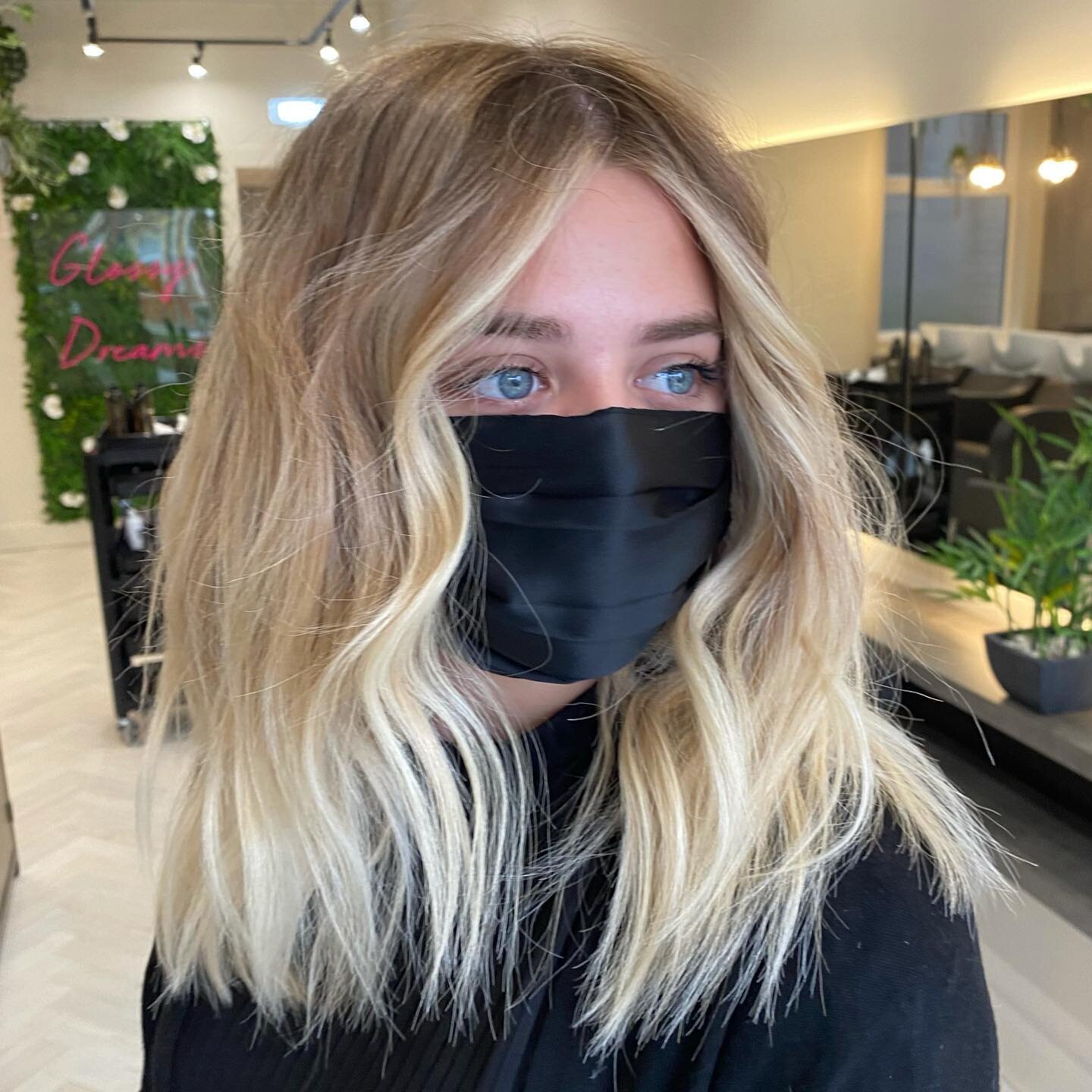 We&rsquo;re back baby!

And, with the blue eyed beauty... extreme refresh and brighten using the new #lorealpro #metaldetox service.

Prepare to be spammed!

#lorealeducationuki #csconnective #redken #haircolour #hairofinstagram #fleetwood