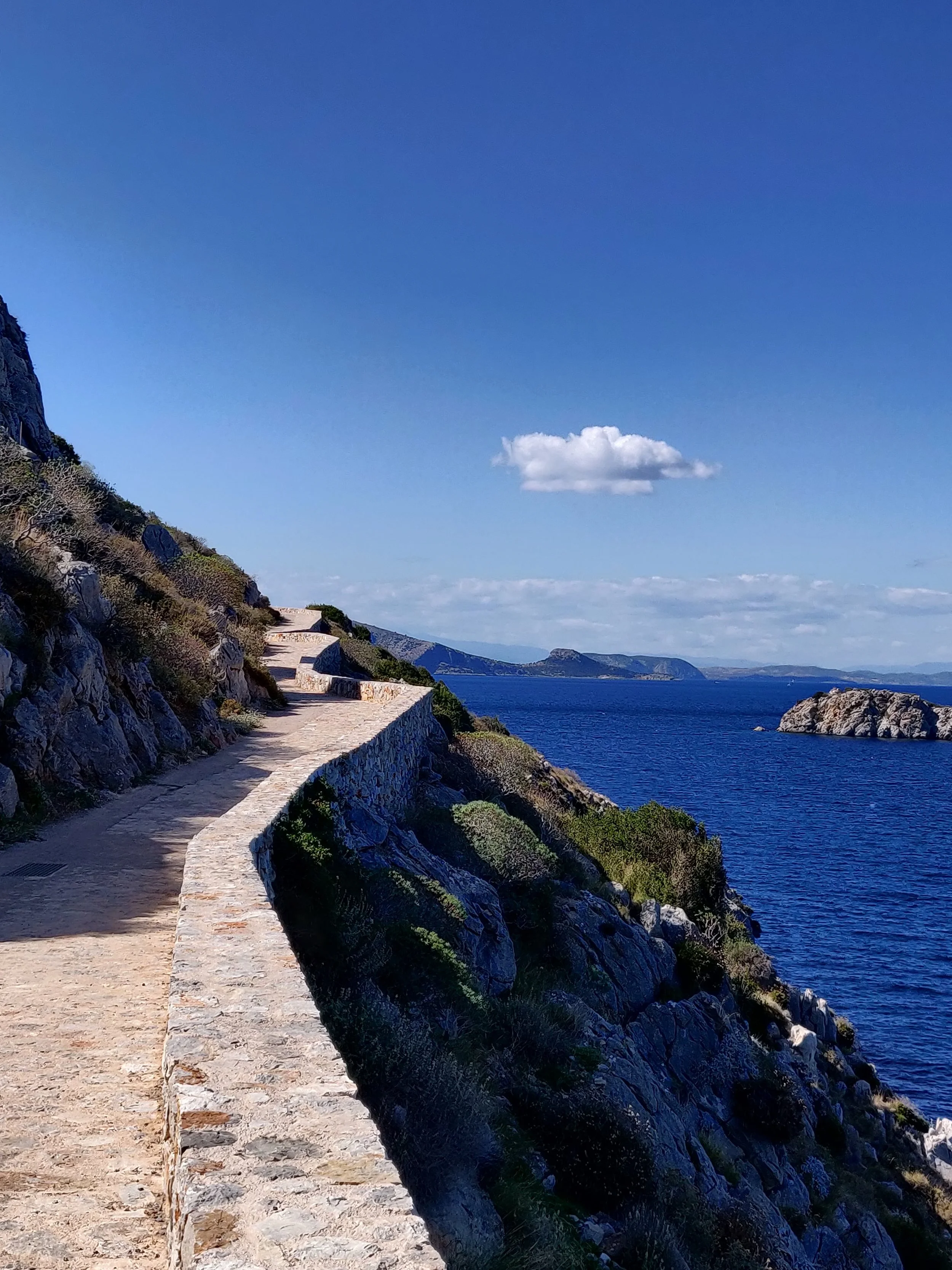 Living Yoga Retreat in Hydra, Greece. 1 SPACE LEFT