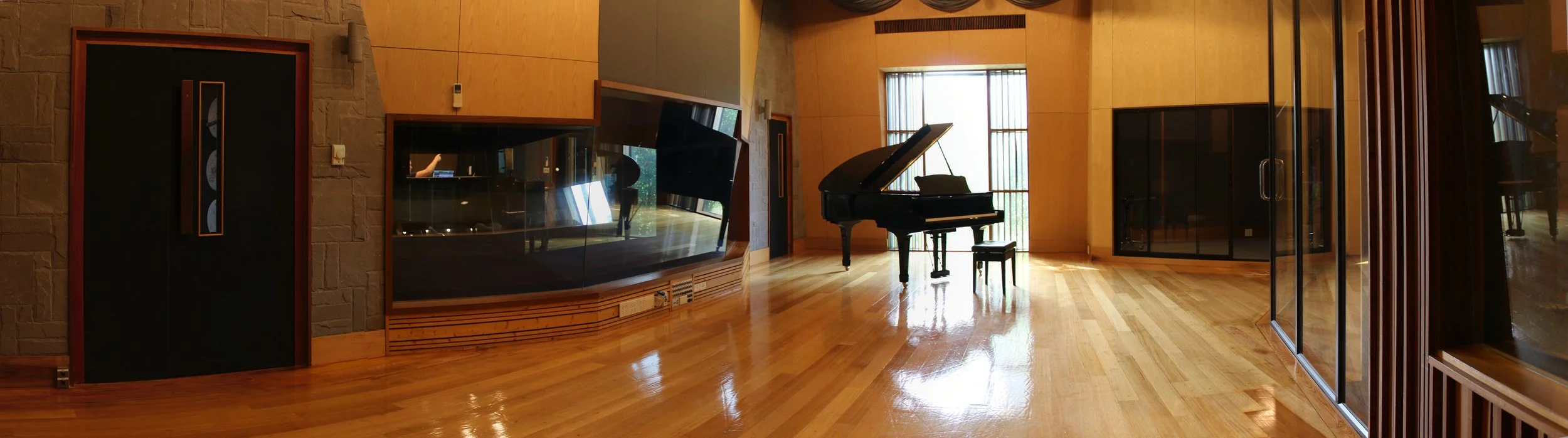 KSS - S1 Liveroom.jpg