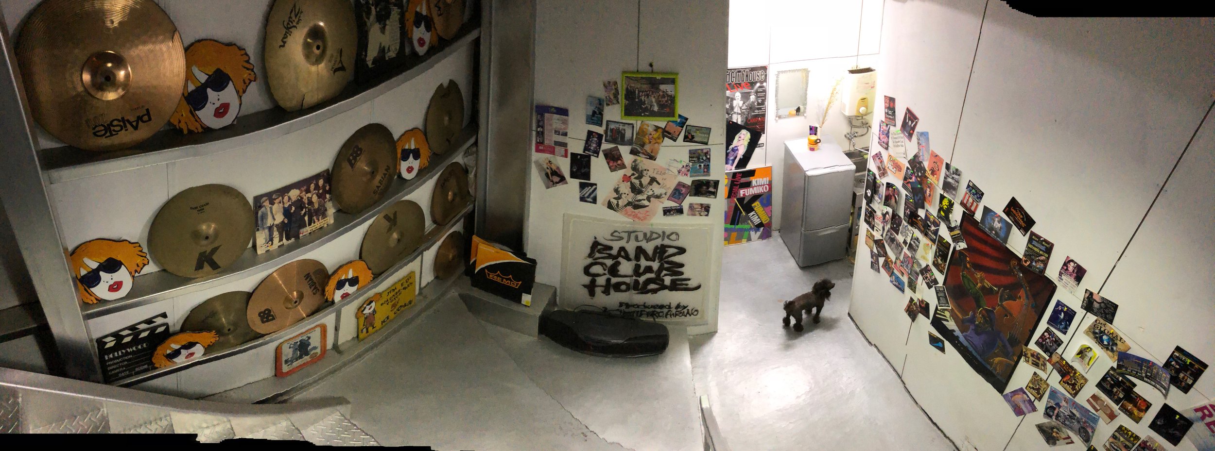 スタジオの廊下.jpg