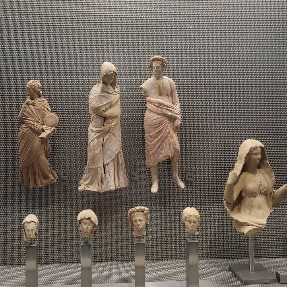 Statuetten und Köpfe, etwa 400v.Chr.