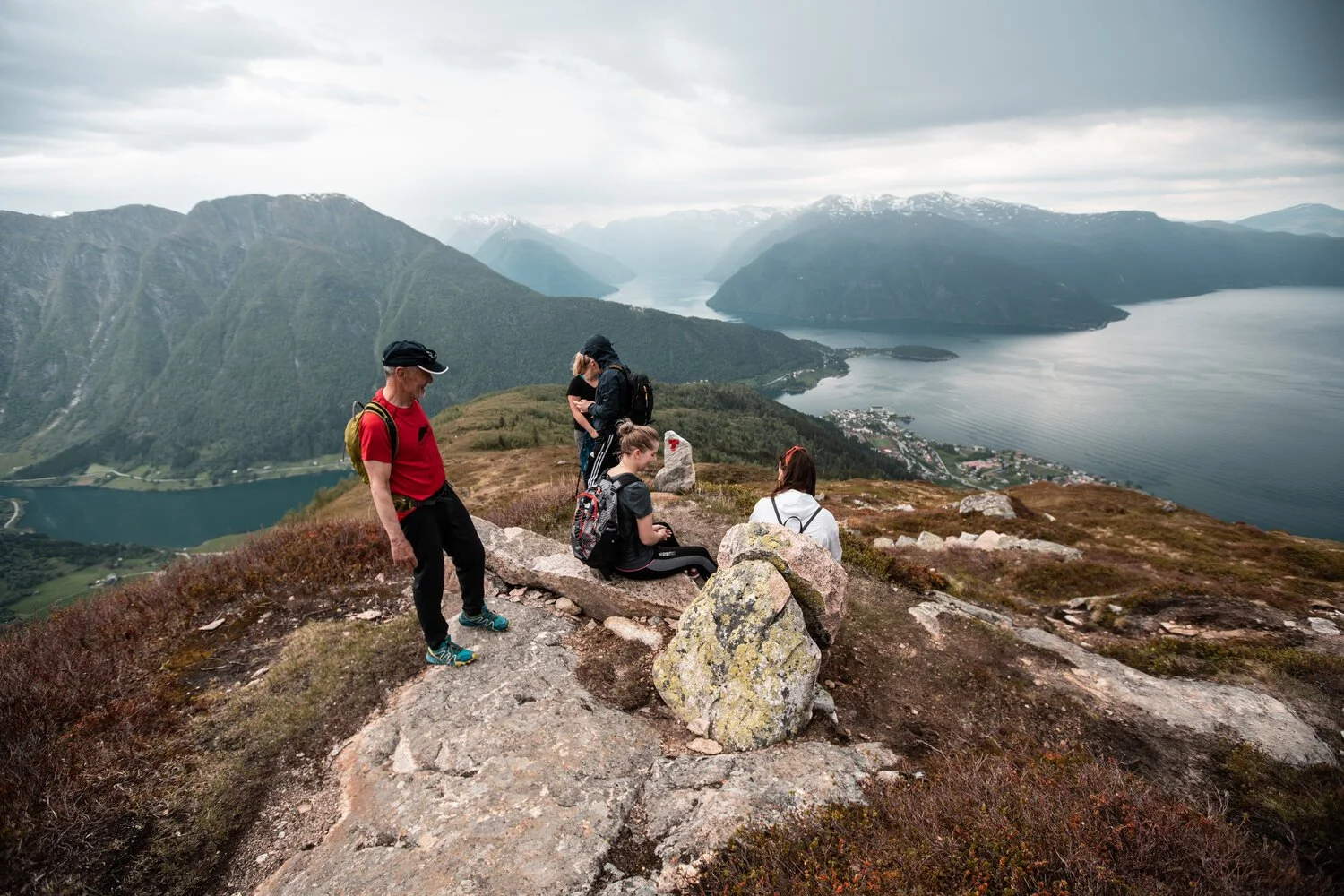 What to Bring on a Hike