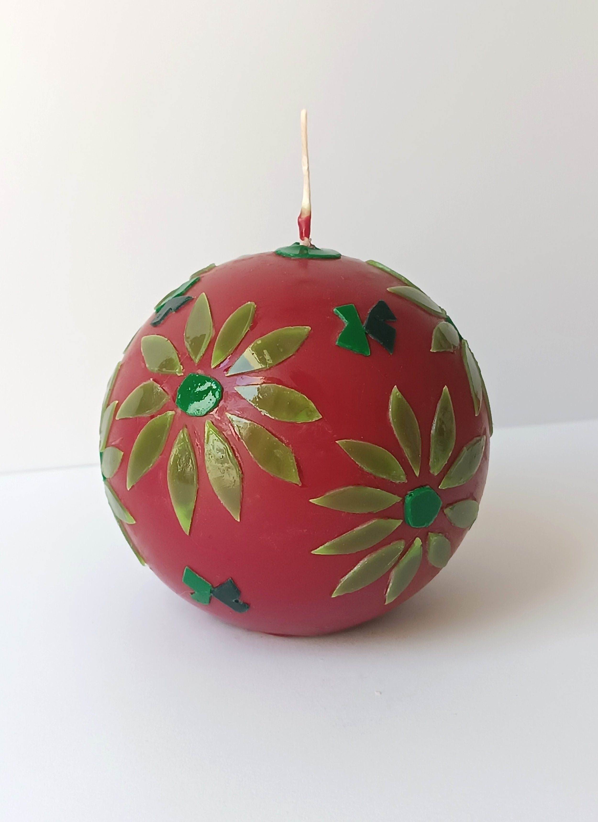 Daisy - Sphere Candle (Wine) - 8cm