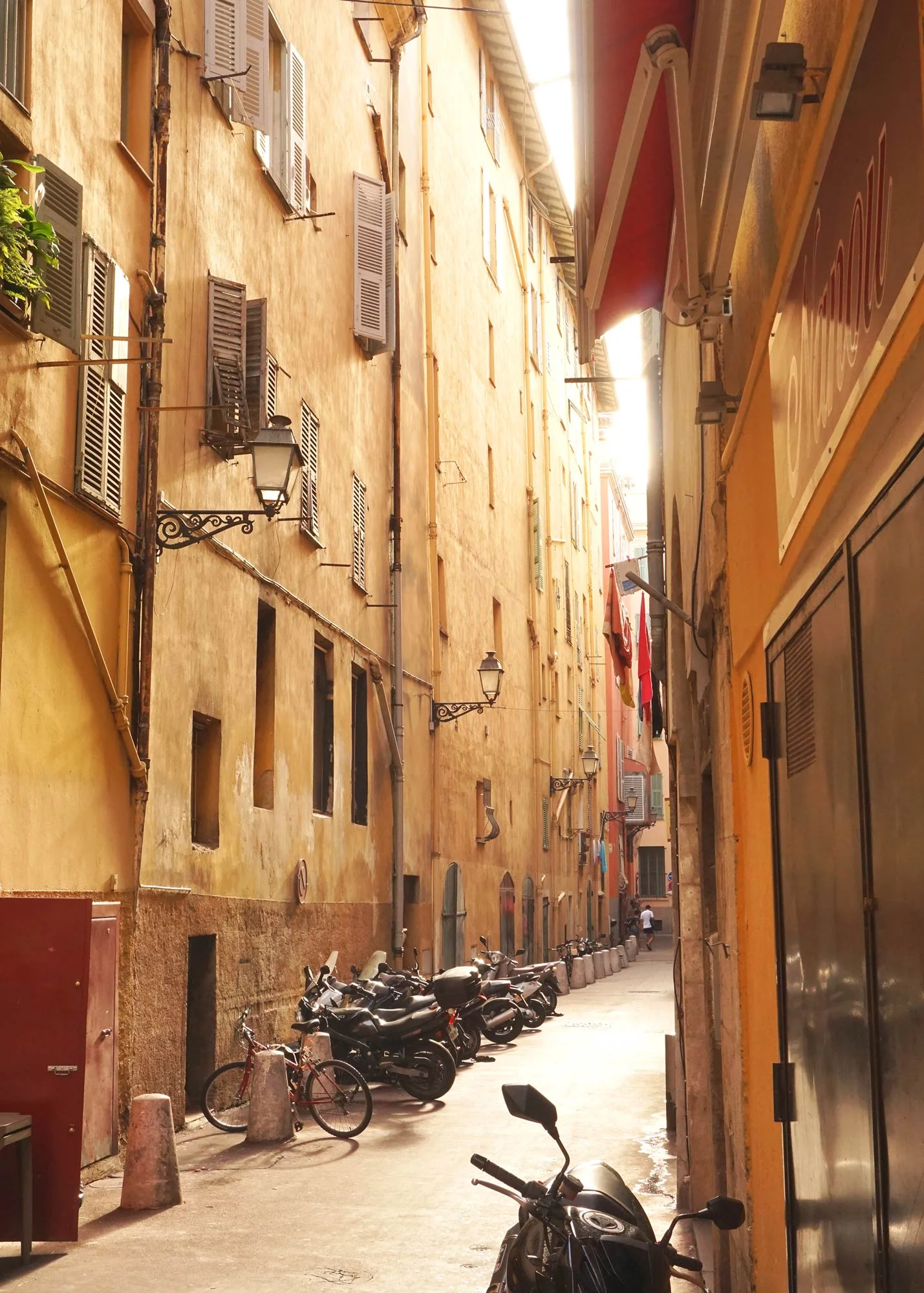 ek-kesa-d-nizza.jpg