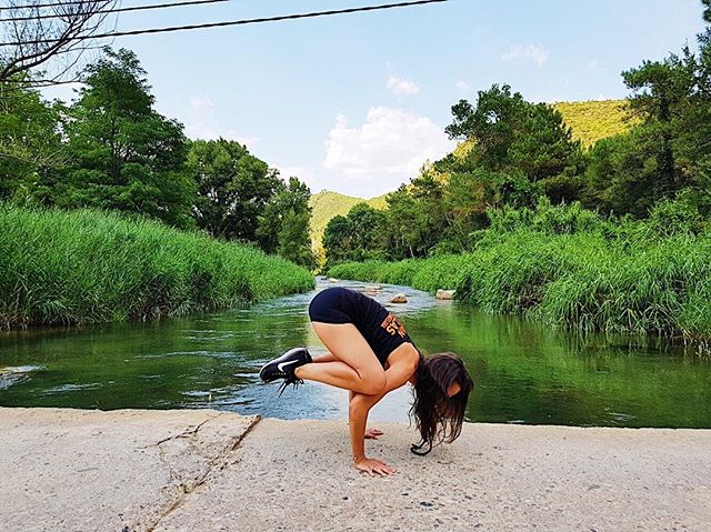 The Knee on Elbow (Bakasana) yoga pose, is one that requires upper body and arm strength as well as balancing skills. If you want to work on strengthening your arms, wrists and even your abs this is the pose to go.

When balancing with your knees on 