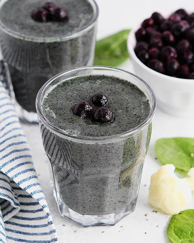 Smooooooothie! The best thing you can have after your workout, super easy to make, healthy and most important it&rsquo;s delicious! Bet you have most of these ingredients in your kitchen. If not, it is time to stock up so you can make this smoothie a
