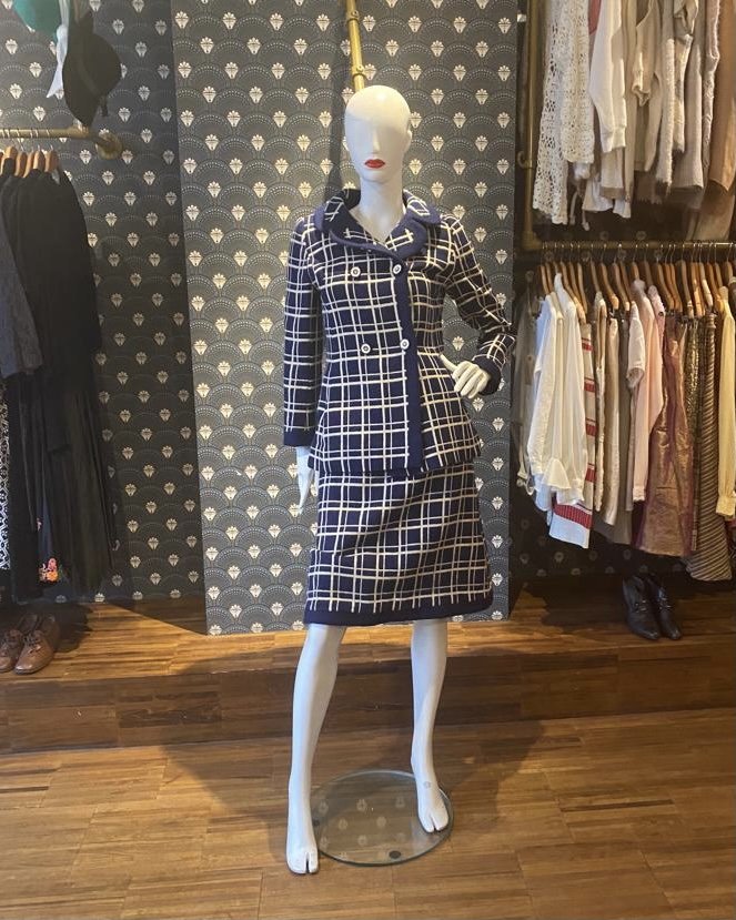 1960's Fenwick of Bond Street skirt suit co-ordinate.