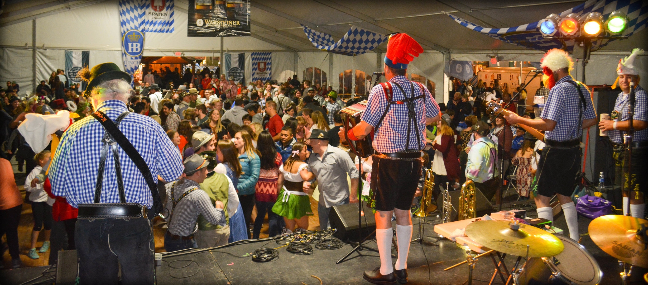  The Chicken Dance, Leavenworth Oktoberfest 2014 