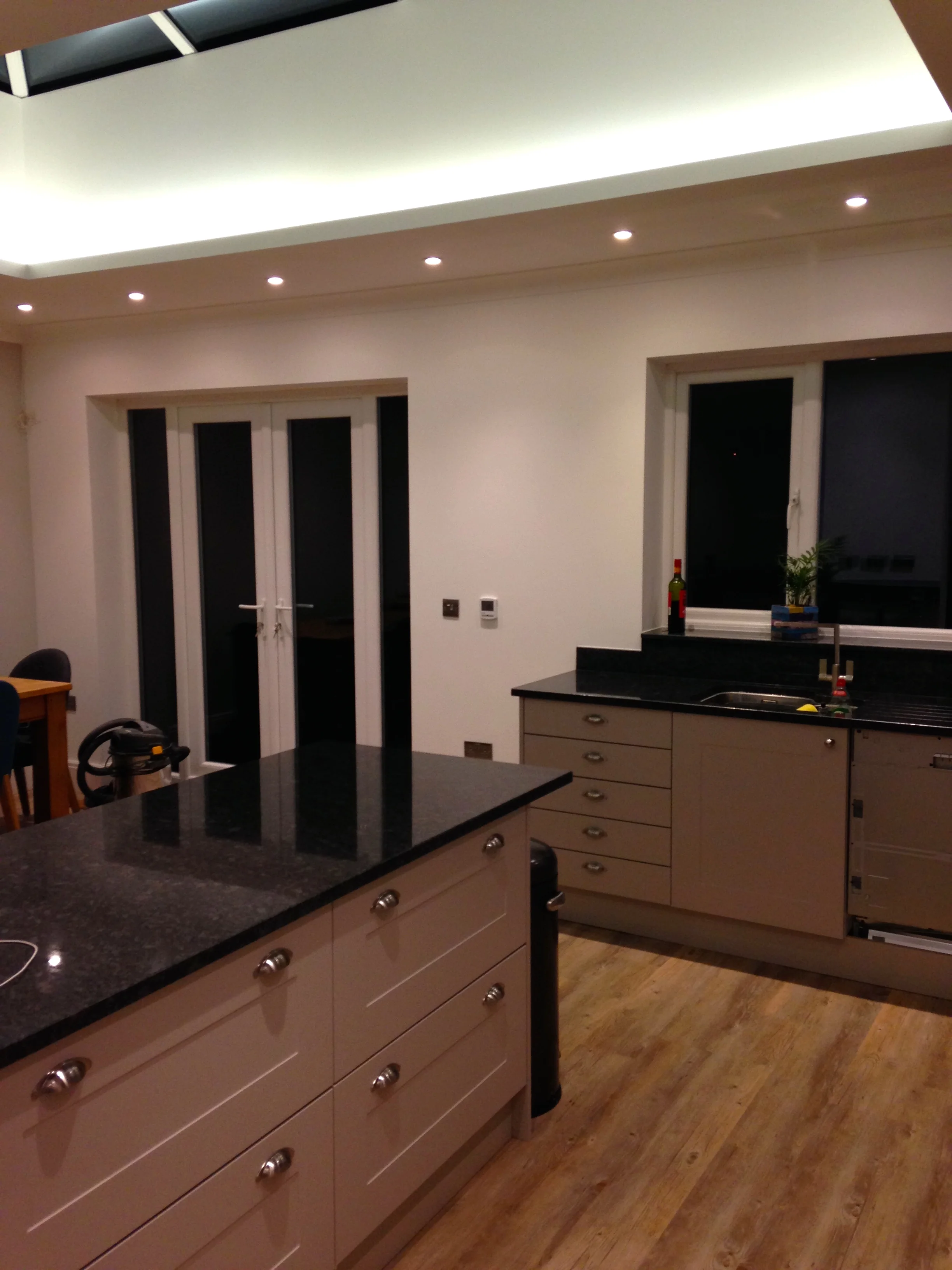 Kitchen supplied and fitted.