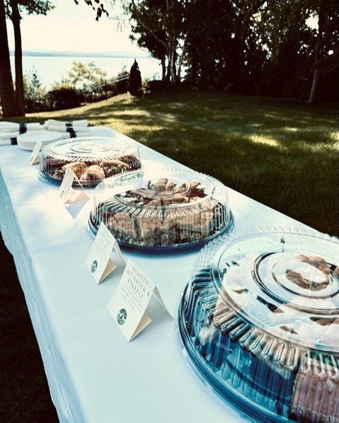 💚🏕️💙 Lakeside picnic, anyone? ⁠
⁠
Make it easy with a pick-up/drop-off order from The Great Northern!