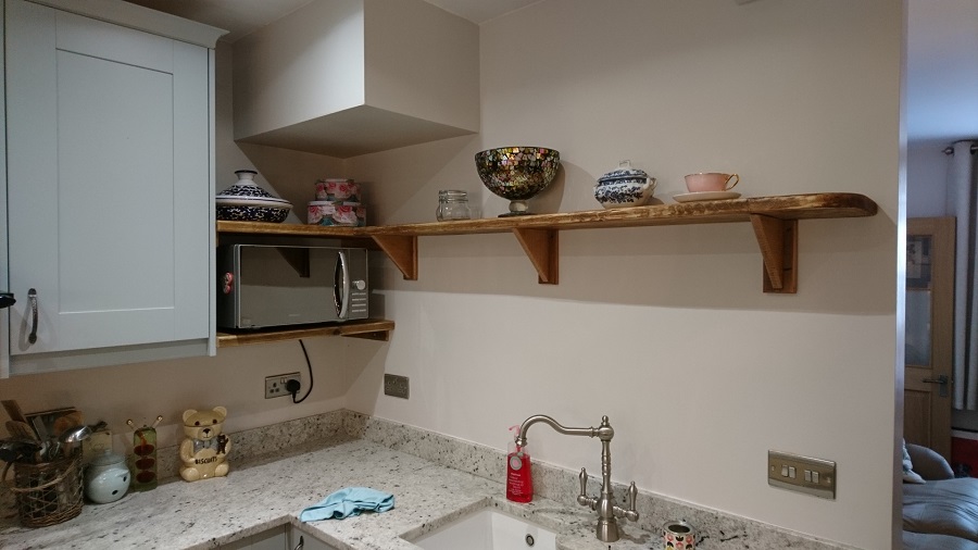 Scaffold board shelving.JPG