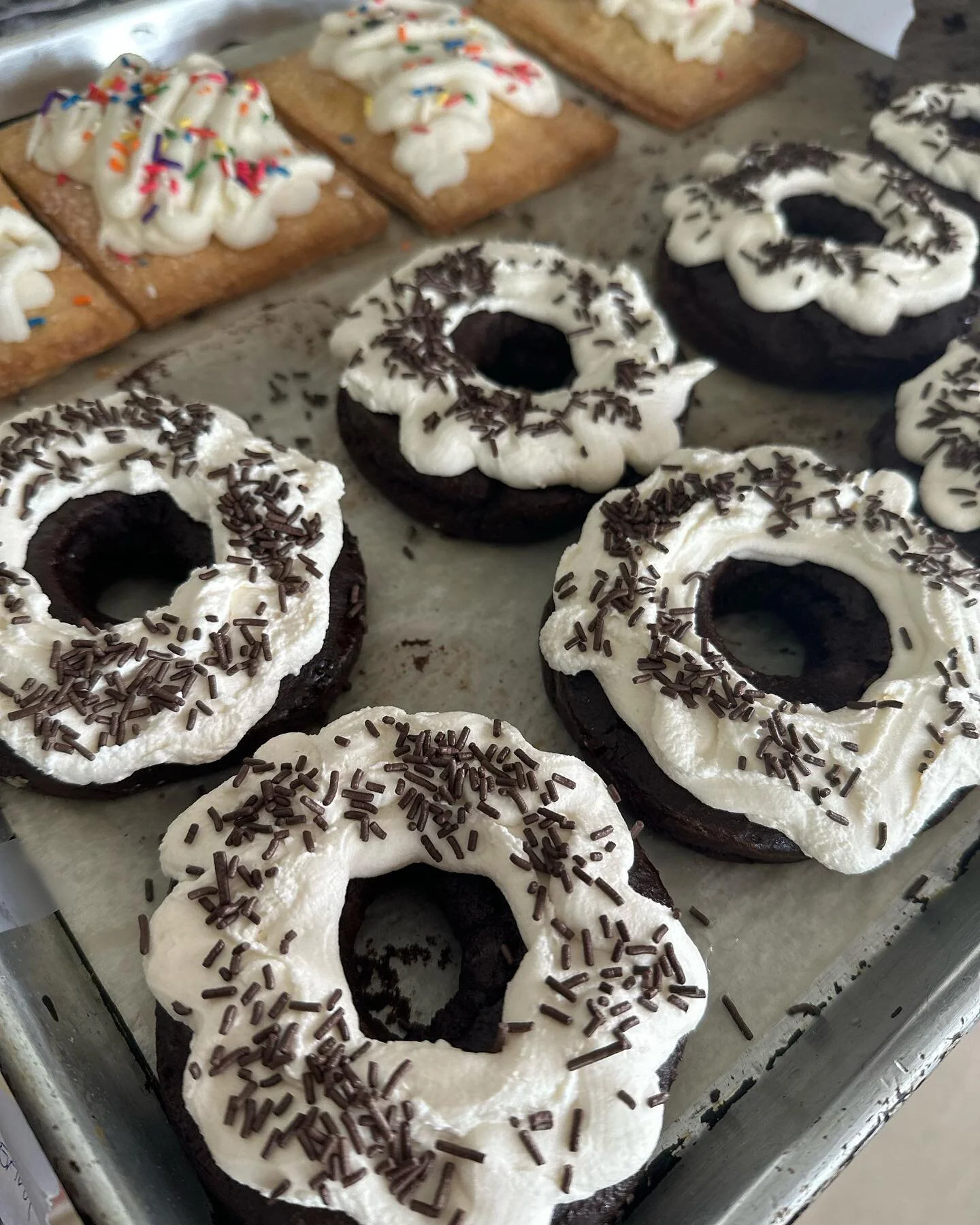 Woke up to VEGAN Donuts &amp; Pop Tarts!!! 

🍩 Chocolate donuts with vanilla buttercream
🍑 pop tarts! 
-both Vegan 😉-

Mother&rsquo;s Day Weekend Hours:
Saturday 7:30am-2:30pm
Sunday 7:30am-2:30pm 
#happymothersday

#petitemadelinebakery #pmb #osi