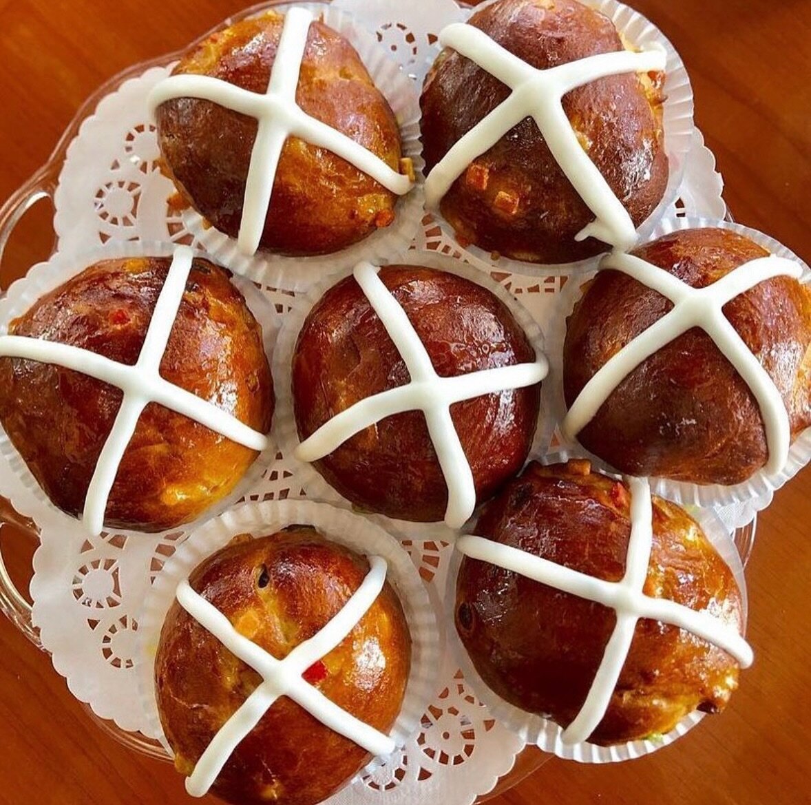 You can now pre-order Hot Cross Buns for Easter weekend pickup 🐰 Enjoy buttery soft brioche buns studded with dried fruit; cardamom, anise &amp; spices, orange blossom water topped with lemon glaze! 

Check out the pre-order link in our bio!

#hotcr