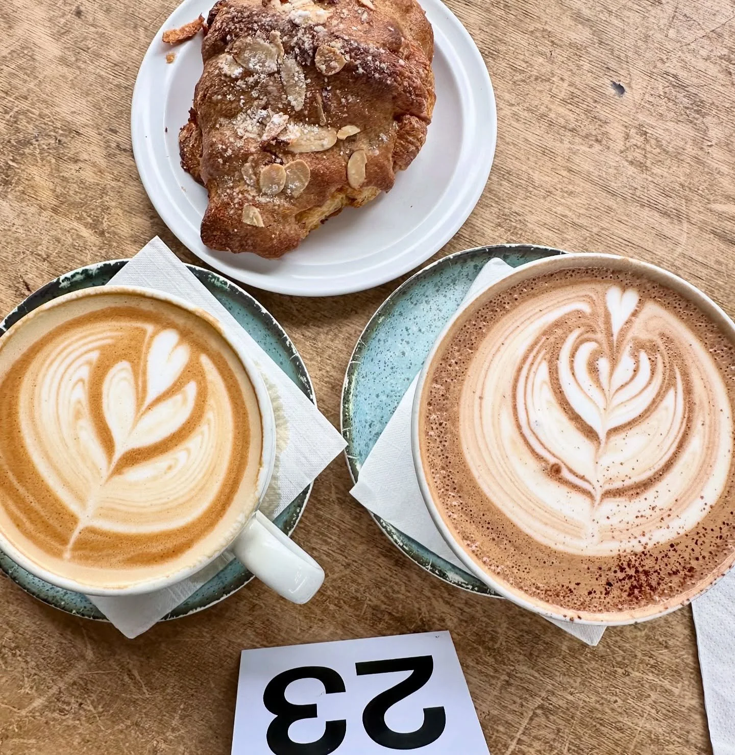 Our girl ate it up today&hellip; and I&rsquo;m talking about her ☕️✨ LATTE ART 😉😍 Maki&rsquo;s craftsmanship behind the bar is exceptional and we&rsquo;re continually impressed by her artistry and talent 💕👏 @maki.schwalbe 👑 

On the baking side 