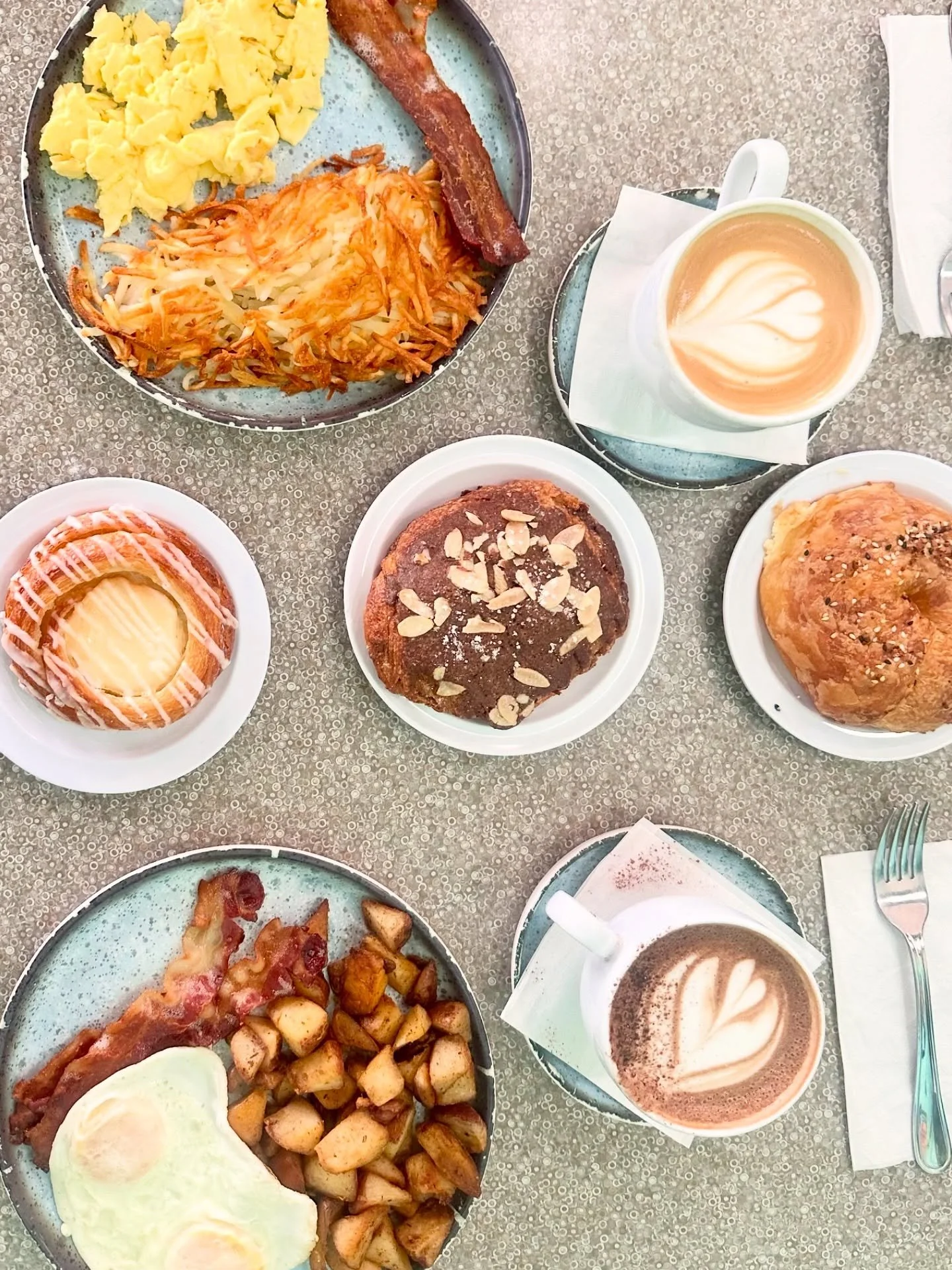 🍽️ Our favorite meal of the day 
2 of our favorite guests ❤️❤️, 2 Egg Plates, Mocha, Latte, Crogel, Cheese Danish, and an Almond Chocolate Croissant 🥐 🤤🤤🤤 Happy Friday Friends 🫶

Hours ⏰ this weekend:
7:30am - 2:30pm 

#breakfast #brunch #sweet