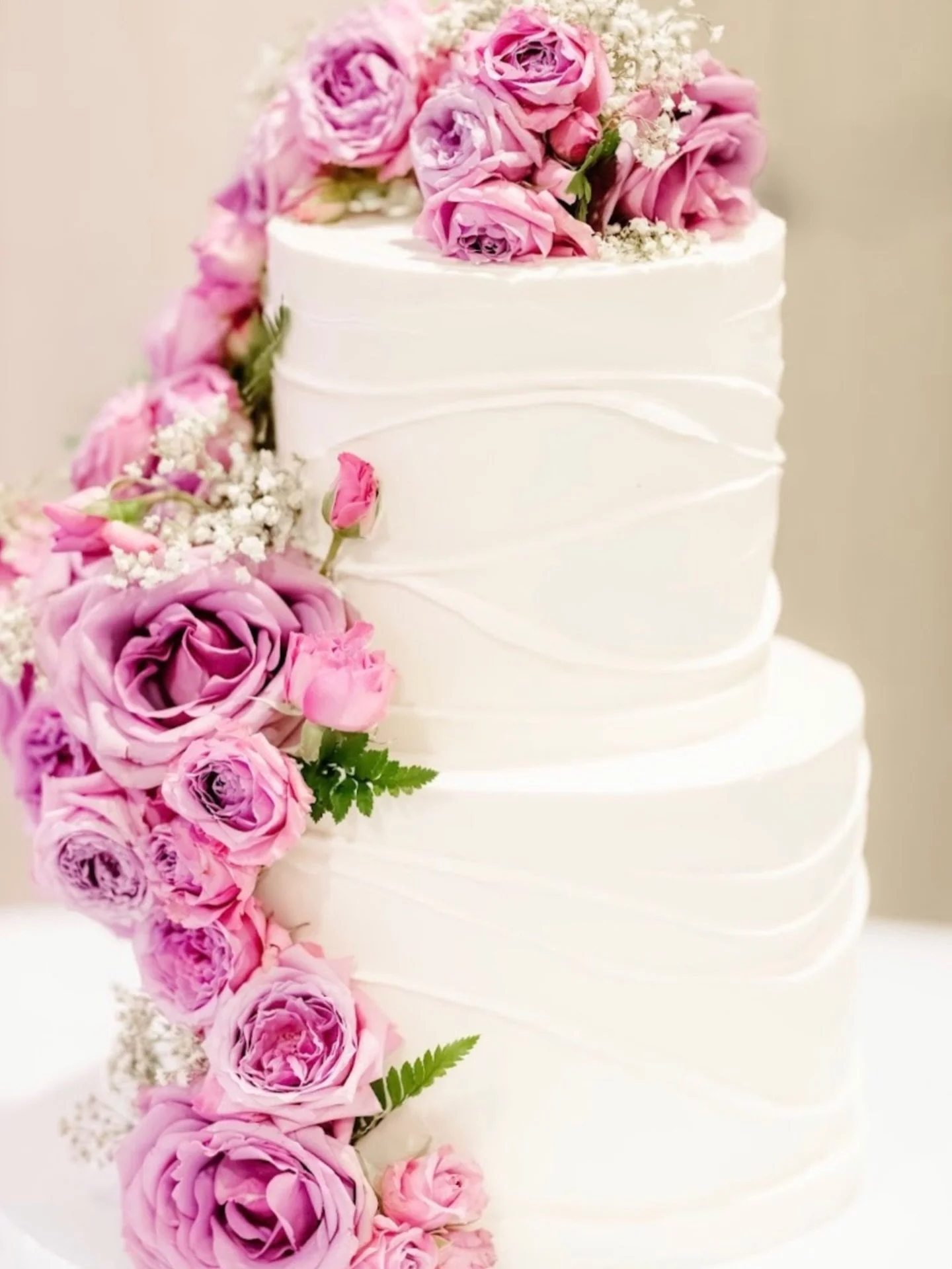 A timeless beauty for a love that lasts forever π€
Vanilla chiffon layered with lemon curd, raspberry mousse, and buttercream frosting {soft, elegant, and full of flavor} πβ¨π 
We’re so grateful to have been a part of this beautiful celebrat