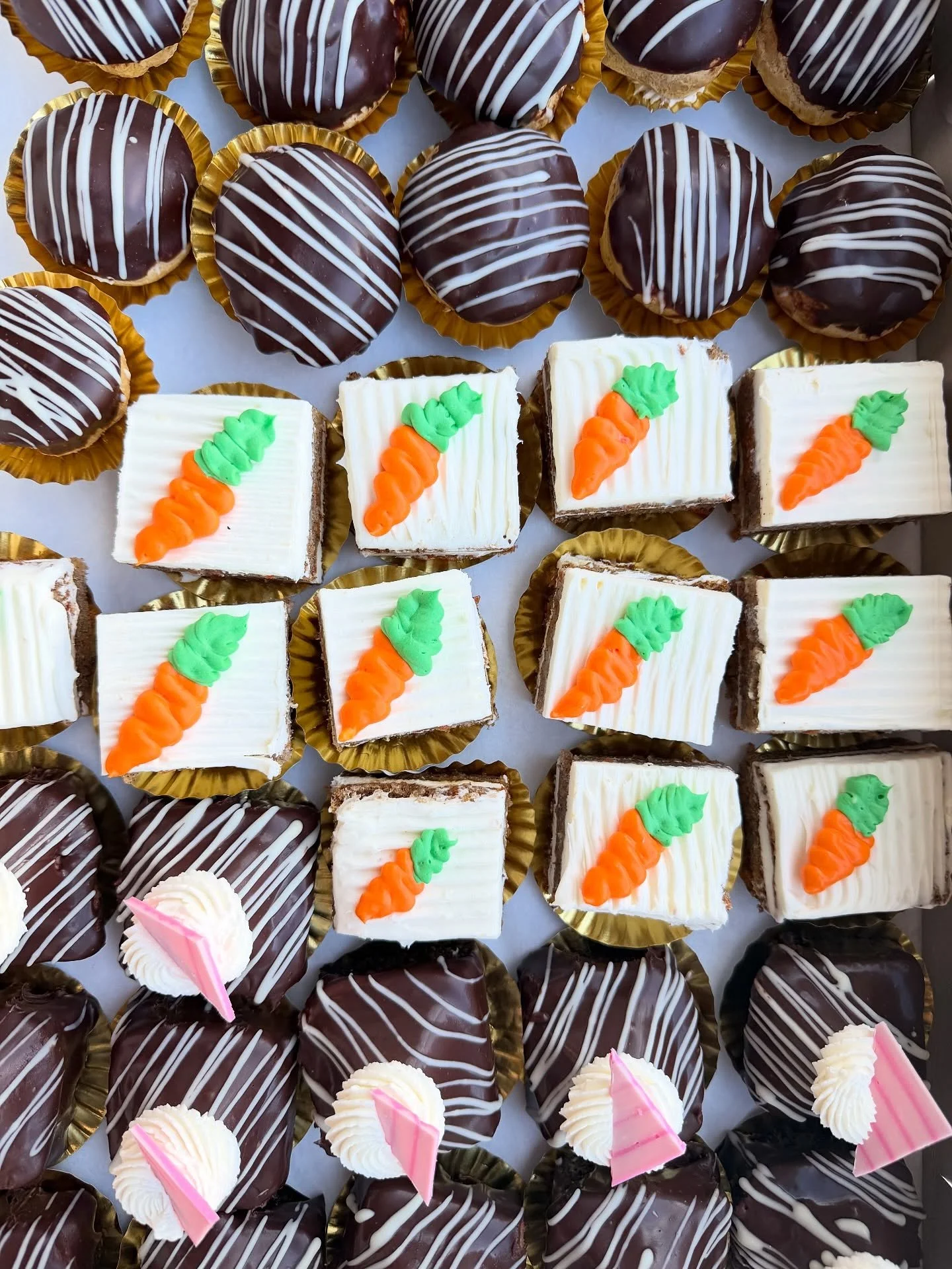 🎶 Petit Fours never looked so GOOD ✨ 

Mini &eacute;clairs, carrot cakes, and pyramids, all made from scratch in house 🥕 @arreola.maycelyn 

You can pre-order {Minimum 1 week lead time} by phone, email, or stop in to see us! ✨ 
☎️ 760-231-7300
💻 c
