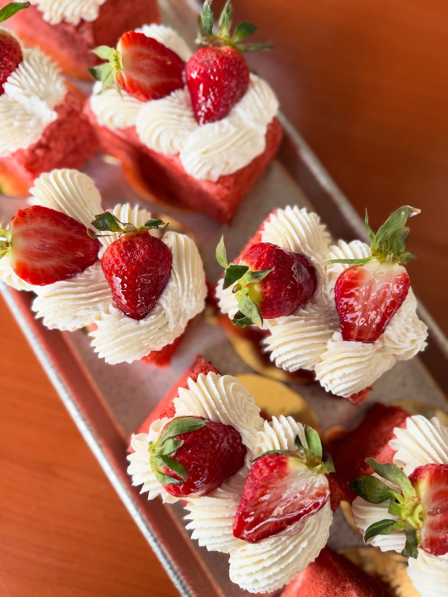 &bull; STRAWBERRY CHIFFON CAKE &bull;
🍓 includes cream cheese filling, fresh whipped cream &amp; strawberries ✨ 

Valentine&rsquo;s Day just got sweeter ❤️
Stop in for special treats&hellip; here for a limited time 💘

Made by @arreola.maycelyn 😍

