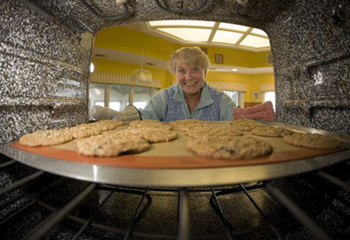 Cookie Lady in The Oven.gif