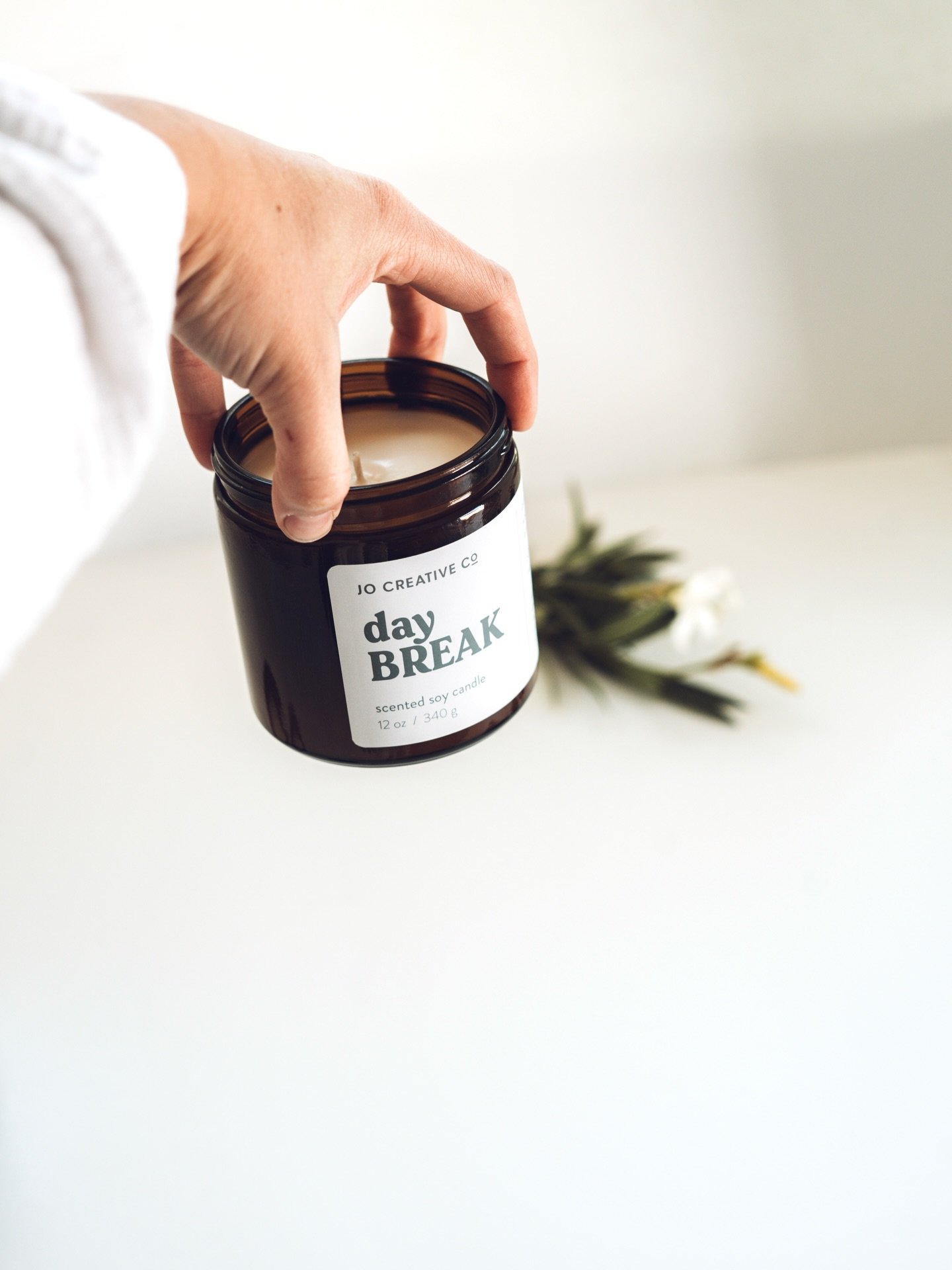 Perfect for daydreaming of warmer weather and longer days! Daybreak feels like the morning light coming through the kitchen window. It&rsquo;s light yet layered, featuring notes of jasmine, white tea, and lemongrass to bring you fresh energy to your 