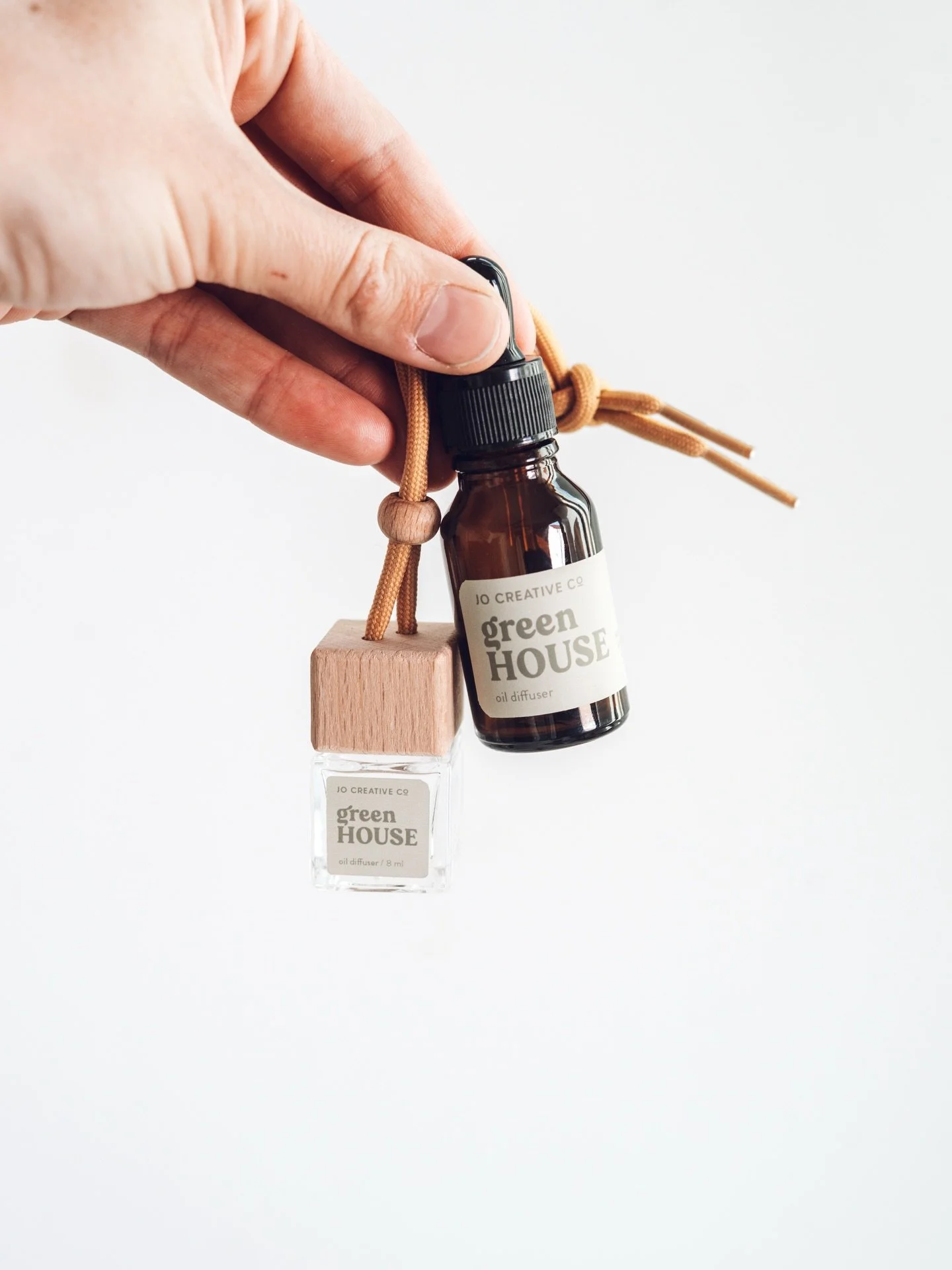 How it Easter only a few weeks away! A great reminder that spring is right around the corner. 🌱🌸☀️ 

Featuring our new oil diffuser + refill set in our Greenhouse aroma. I&rsquo;d say these would make the perfect addition to those Easter baskets or