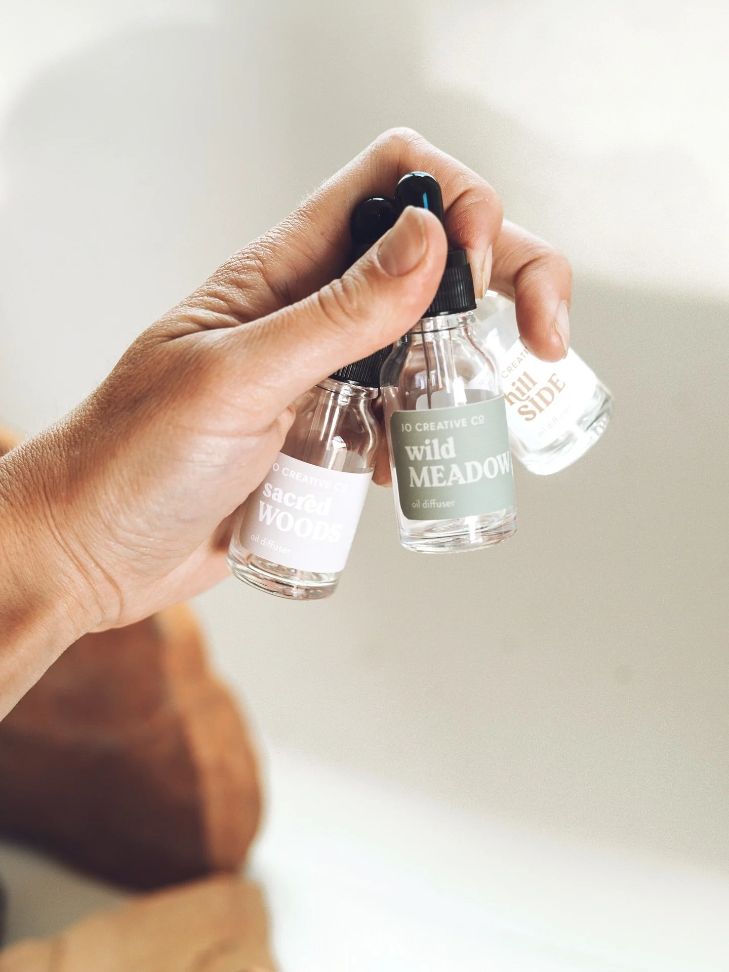 Have you noticed all the new options for our diffusers we have in the shop? 

We now offer the option for a Diffuser + refill sets, bottle refills, or an individual diffuser! All available now in our spring and core scents. 

#candlemaker #diffuser #