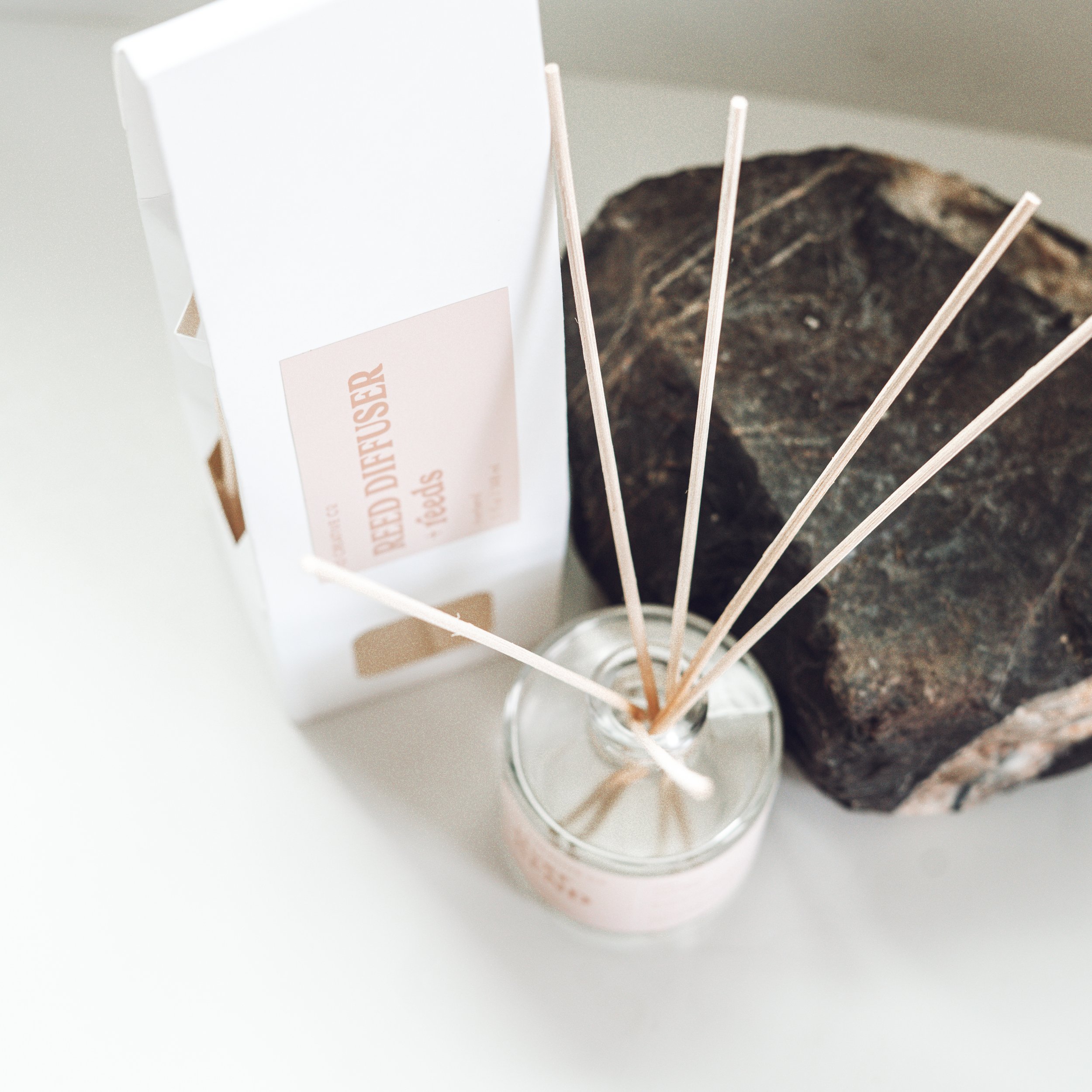 CLEAR Round Diffuser-7.jpg