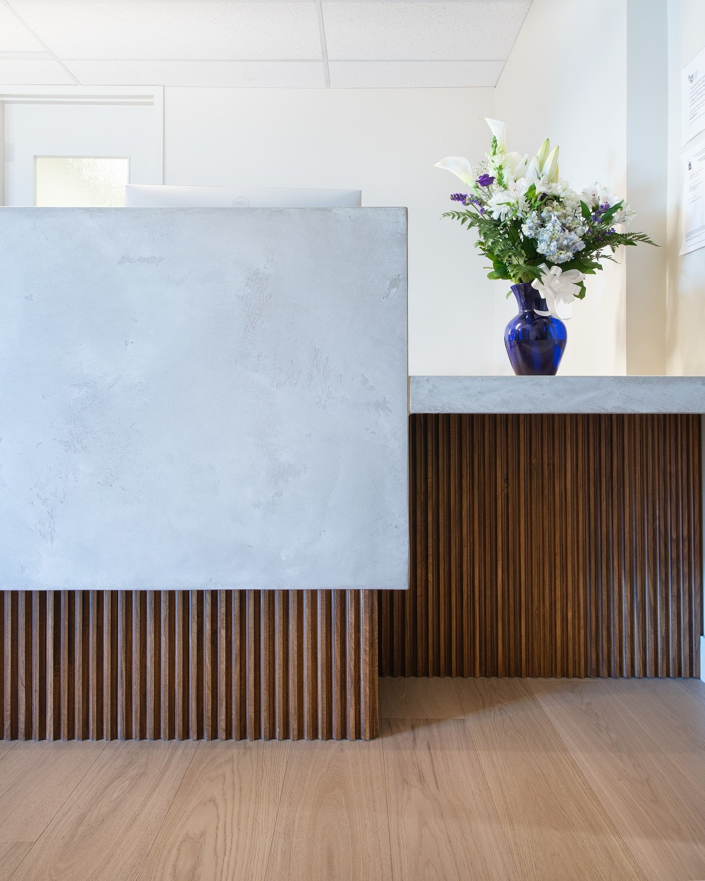 Cool concrete, warm hello.
Our latest reception desk is custom-sized, prefabricated, and hand finished in speciality cement resins. The surface is sleek, subtle and full of character. Looks cool, feels cooler. 

📸: @photographybymyshsael 
Designer: 