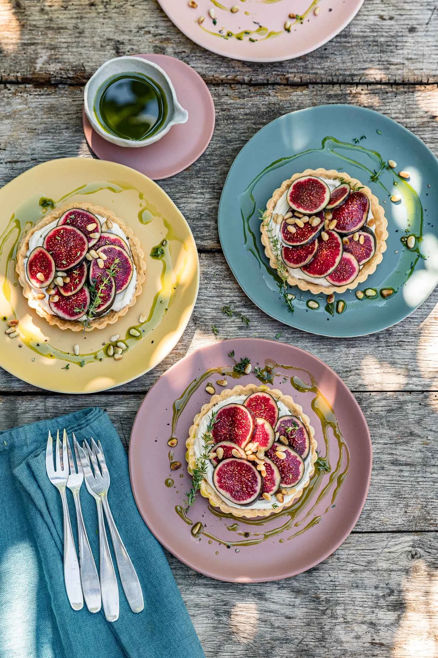 feigentartletts-meine-gruene-franzoesische-bistrotkueche-rezepte-veggielicious-food-fotografie-0042-dt-hoch.jpg