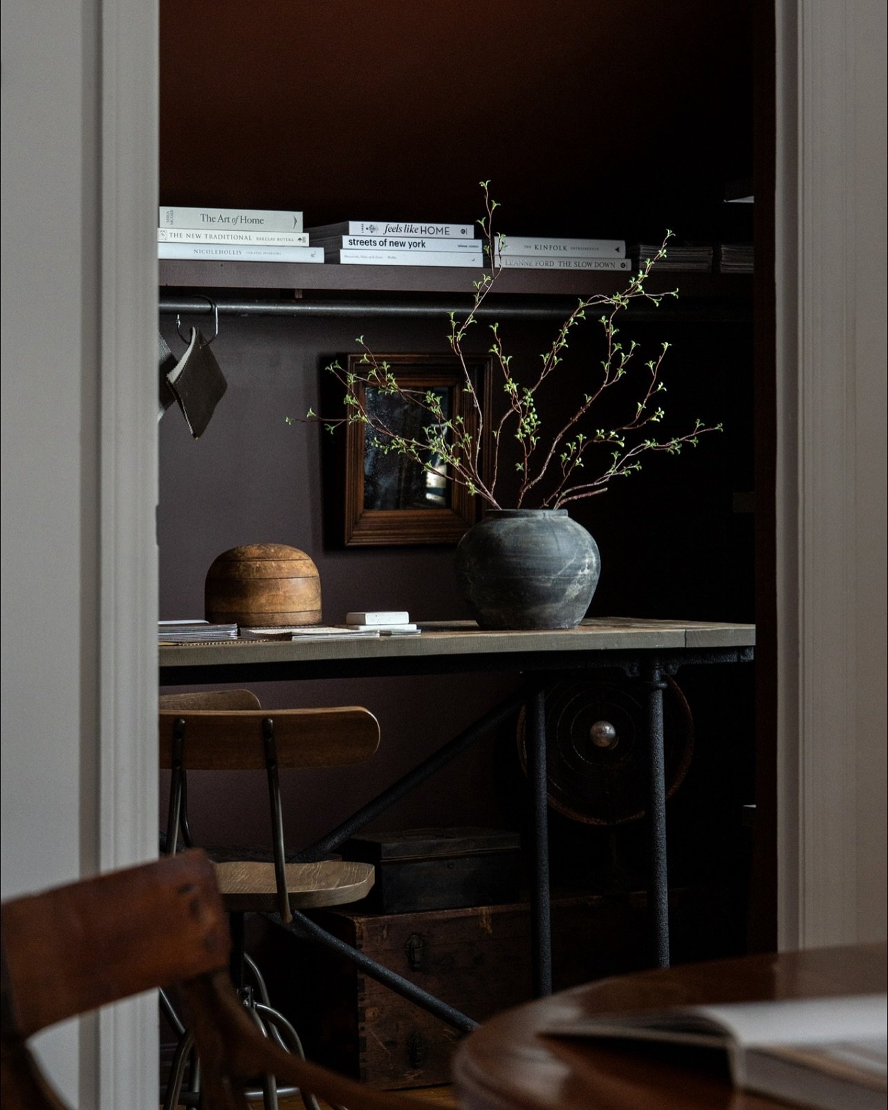 Designing a studio for an artist isn&rsquo;t about making it perfect&mdash;it&rsquo;s about making it work. Enough space to spread out, good light, storage that doesn&rsquo;t get in the way, and surfaces that can take a little chaos.

It&rsquo;s not 