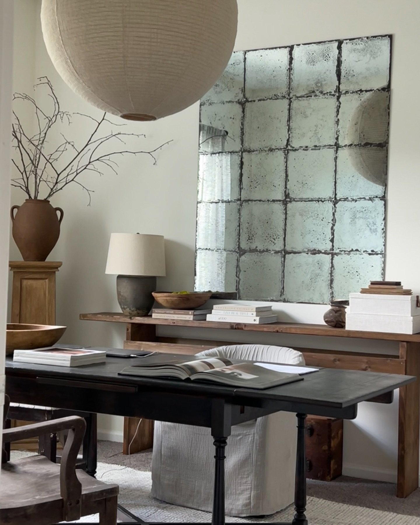 Home 🖤

#home #designerathome #interiors #interiorstyling #curatedvintage #shittyiphonepics #maxwelltylerinteriors #saratogaspringsny