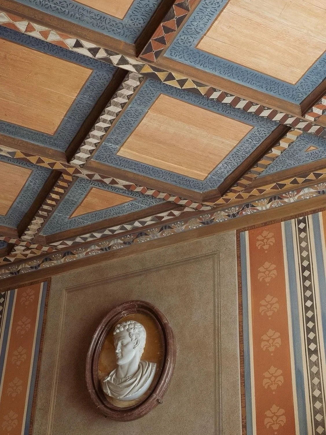 Moodboarding in motion.
Pulling textures, tones, and finishes that speak to the space and the people who&rsquo;ll live in it. This is where the vision starts to feel real. Collaborative, tactile, intentional.

So many exciting projects in the works &