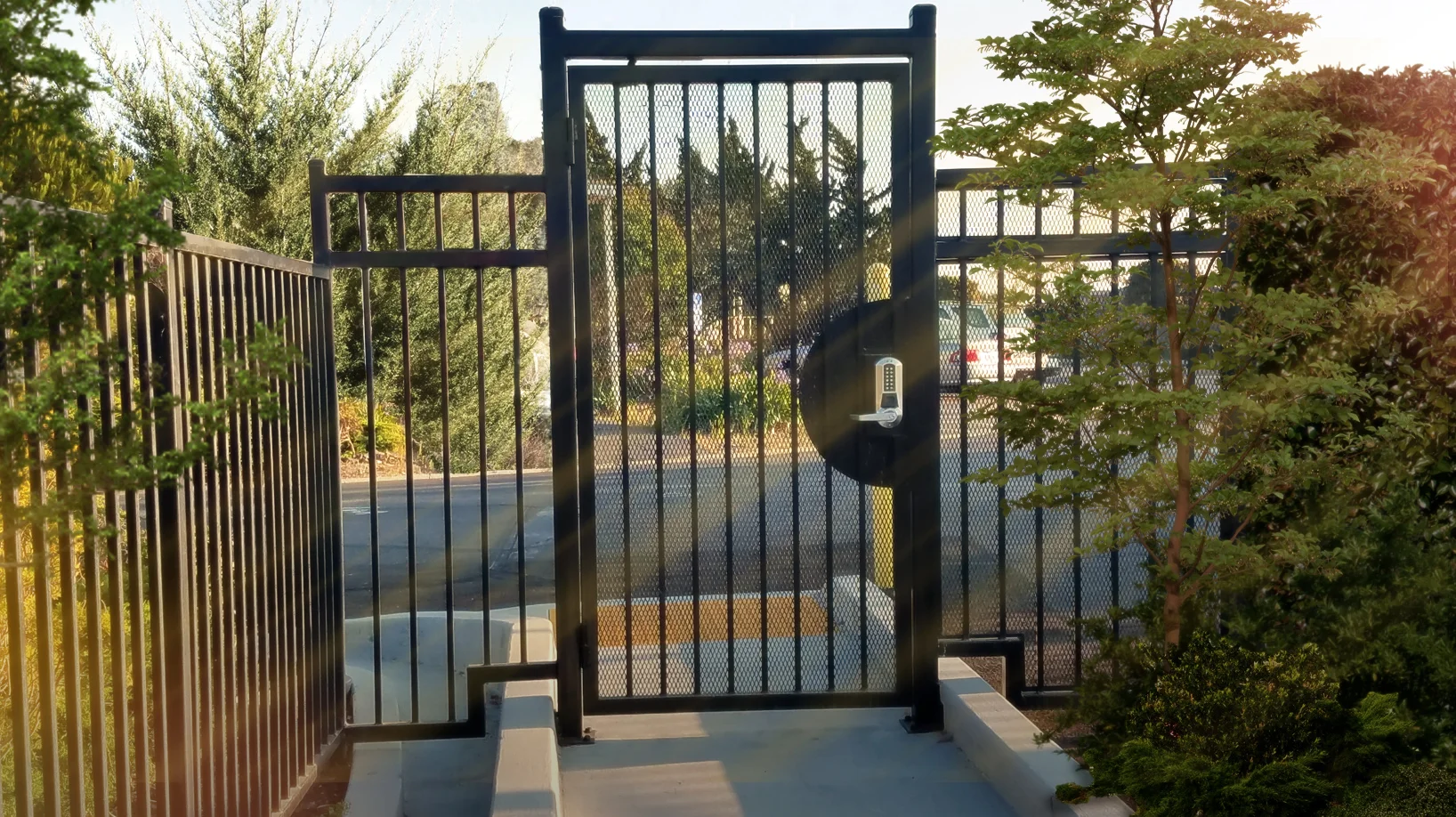 PEDESTRIAN GATE FOR COMMUNITY