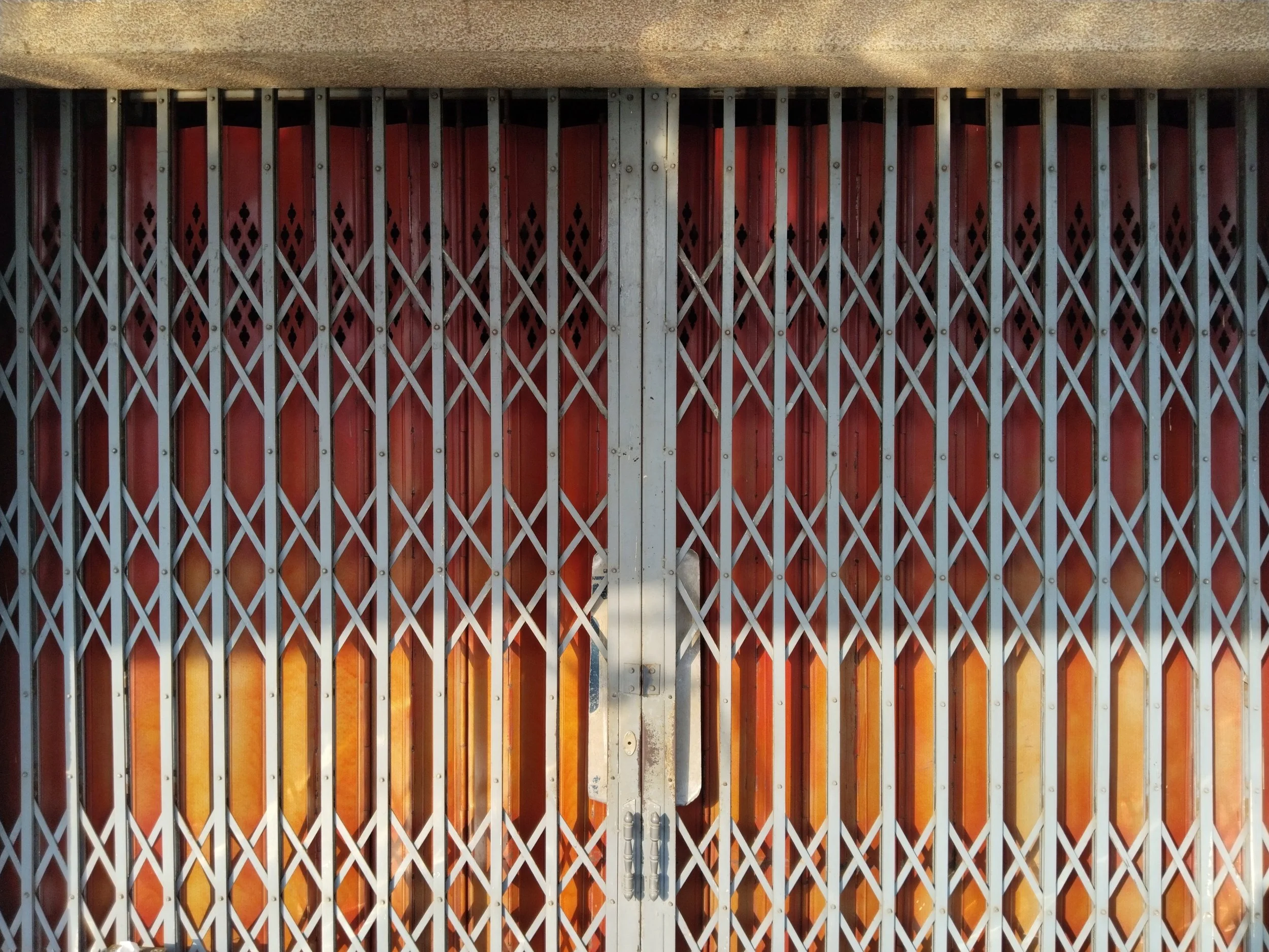 Exploring The Advantages Of A Security Folding Gate