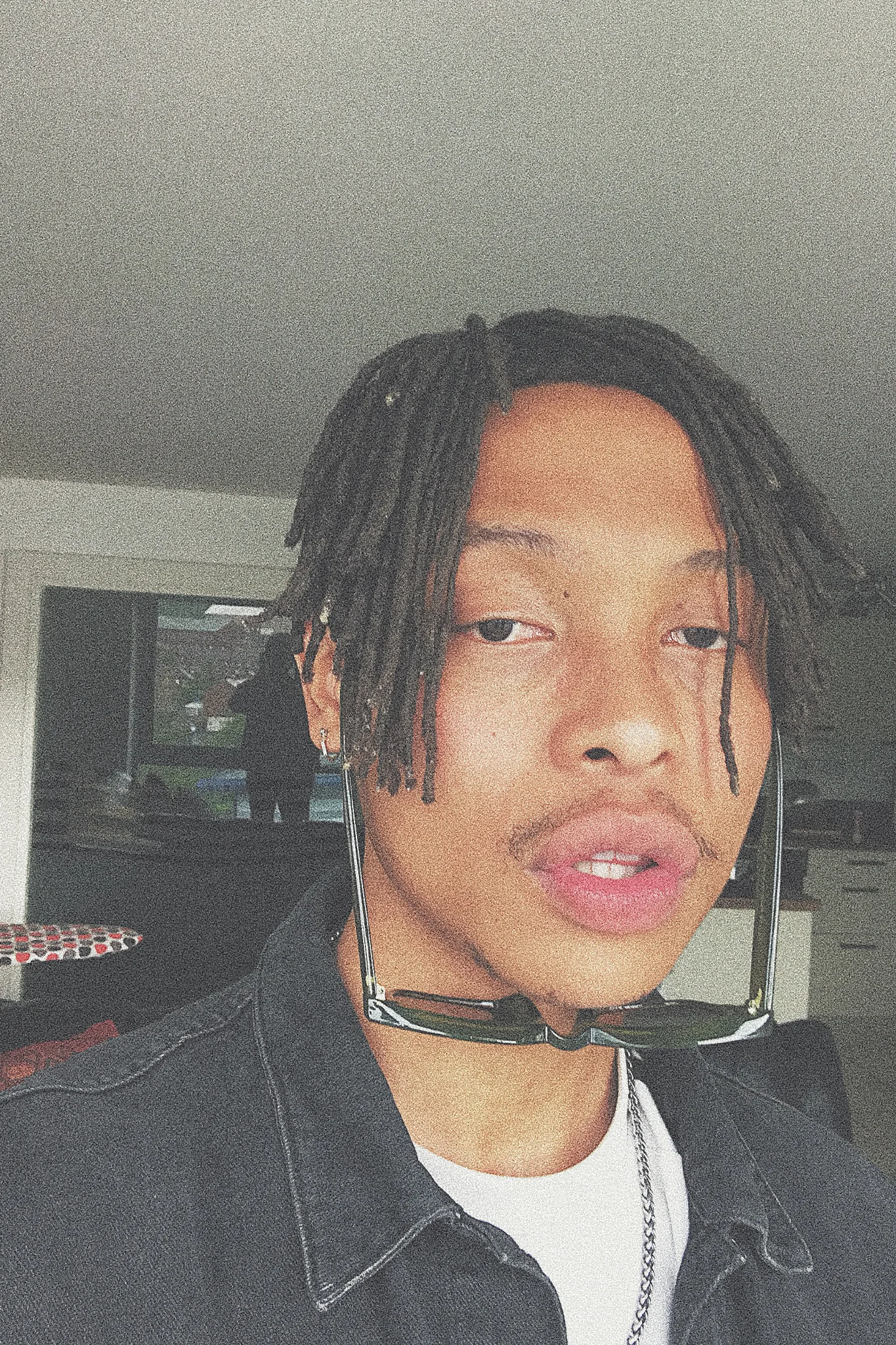 LIV-Portrait.jpg