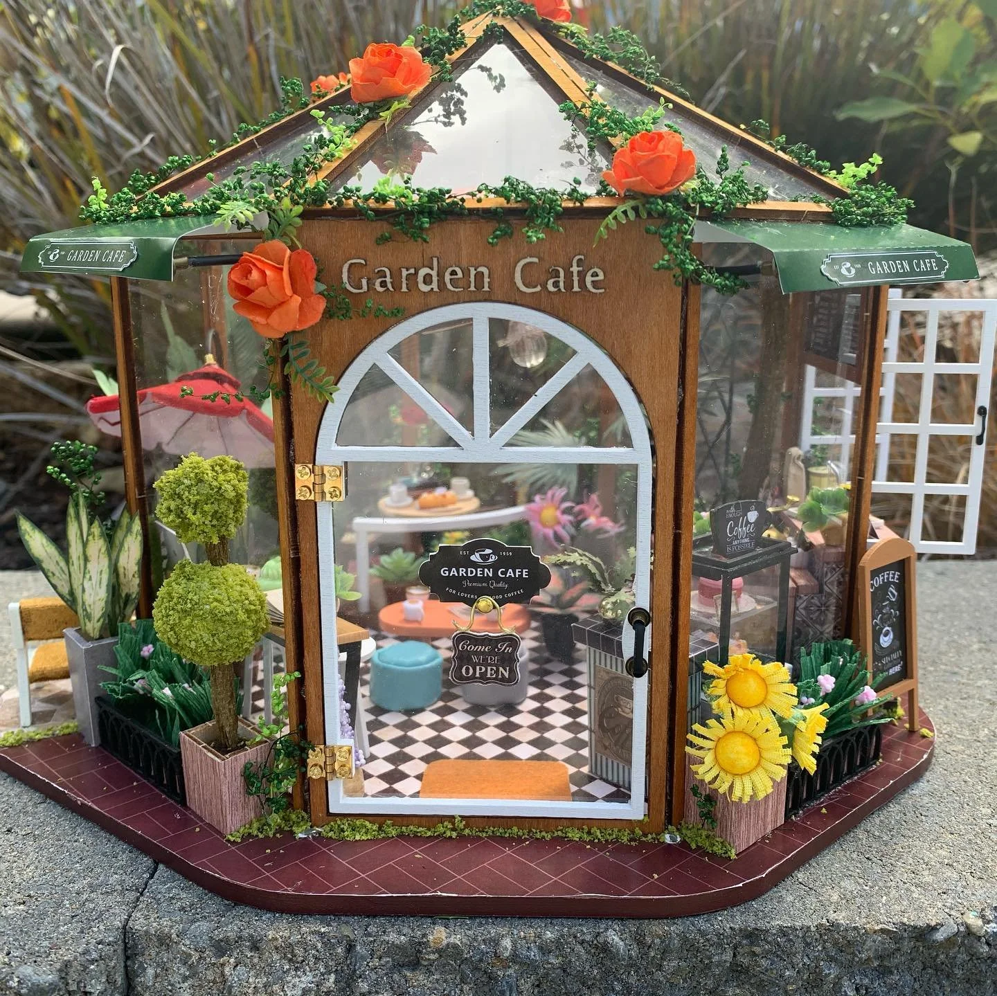 My project for February is all done! This garden cafe is a joy to look at, 360 scenes!  Would you want to chill out here? 

#tiny #craft #miniature #mini #cafe #garden #makingstuff #tinythings #tinythingsmakemehappy