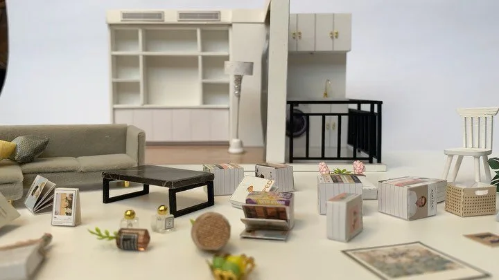 Setting up the apartment ☺️ 
loved this kit! I wouldn&rsquo;t mind this life size please ! 

#diy #1:32 #tinyhouse #tinyhome #apartmentliving #mini #miniature