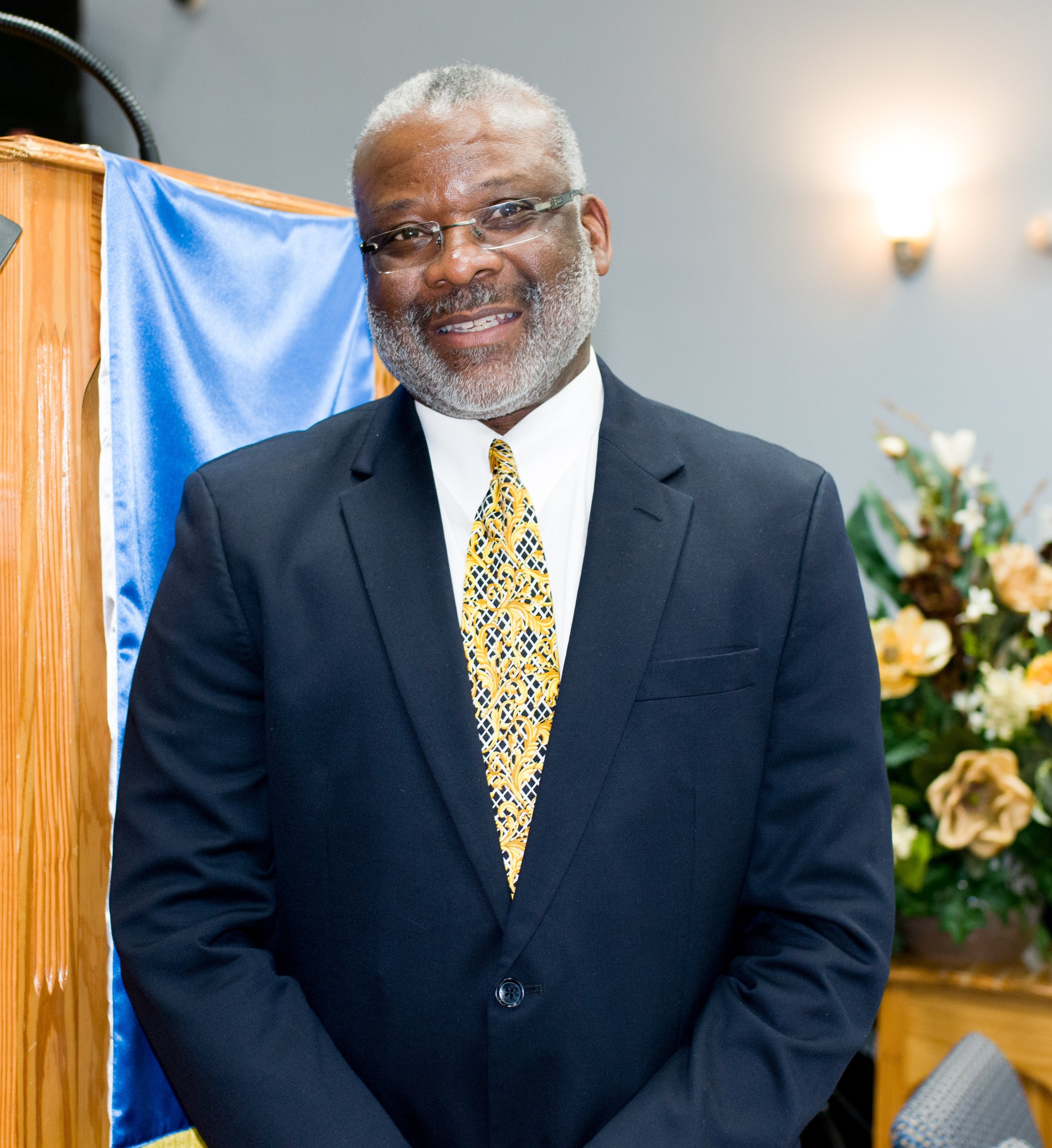 Pastor Carr.jpg