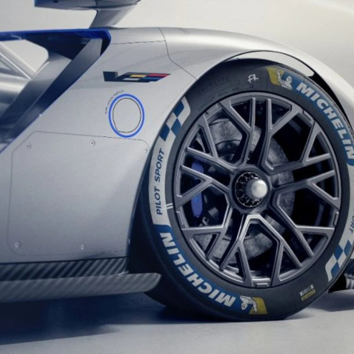 02-cadillac-v-one-wheel-detail.jpg