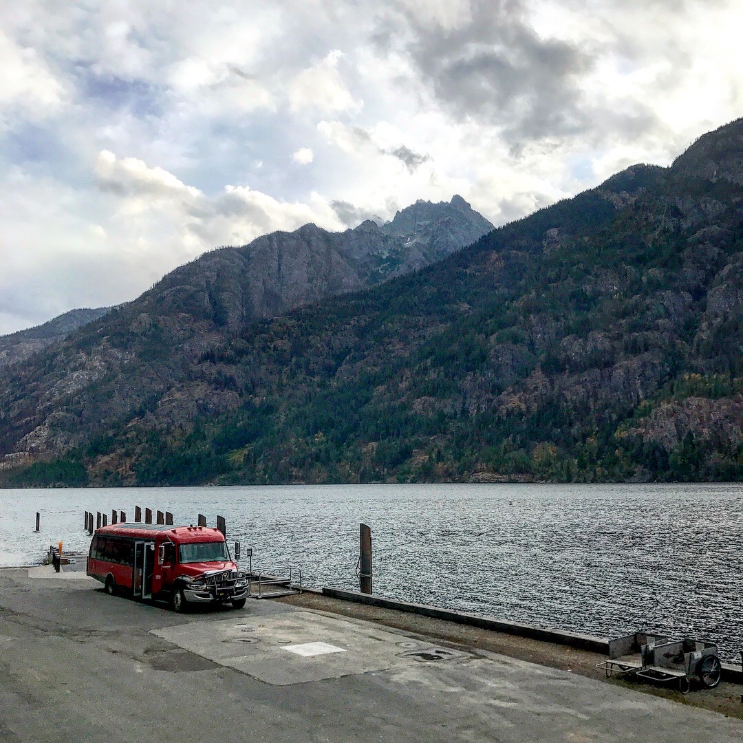 Lake Chelan and the Stehekin shuttle bus