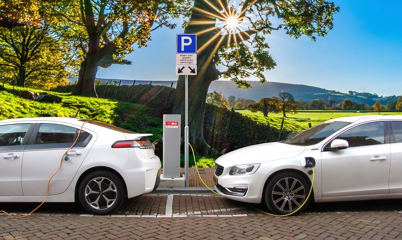 electric-vehicles-cars-charging.jpg