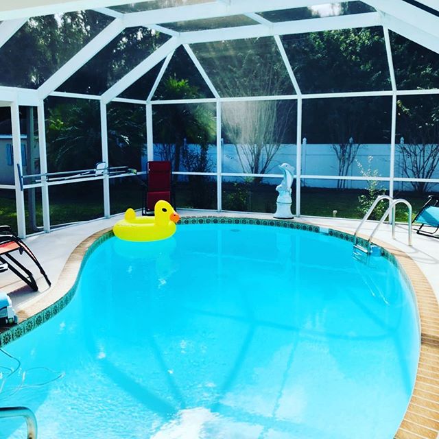Come relax #poolside at our Port Charlotte #florida location. 
Our #lanai along with a #UV protected screen makes for an #awesome day at the #pool without the pesky sunburn 🌞😎🧘&zwj;♂️🏊&zwj;♀️🏖🍹 #peaceofmindrentals 
#peaceofmindflorida
#poolside