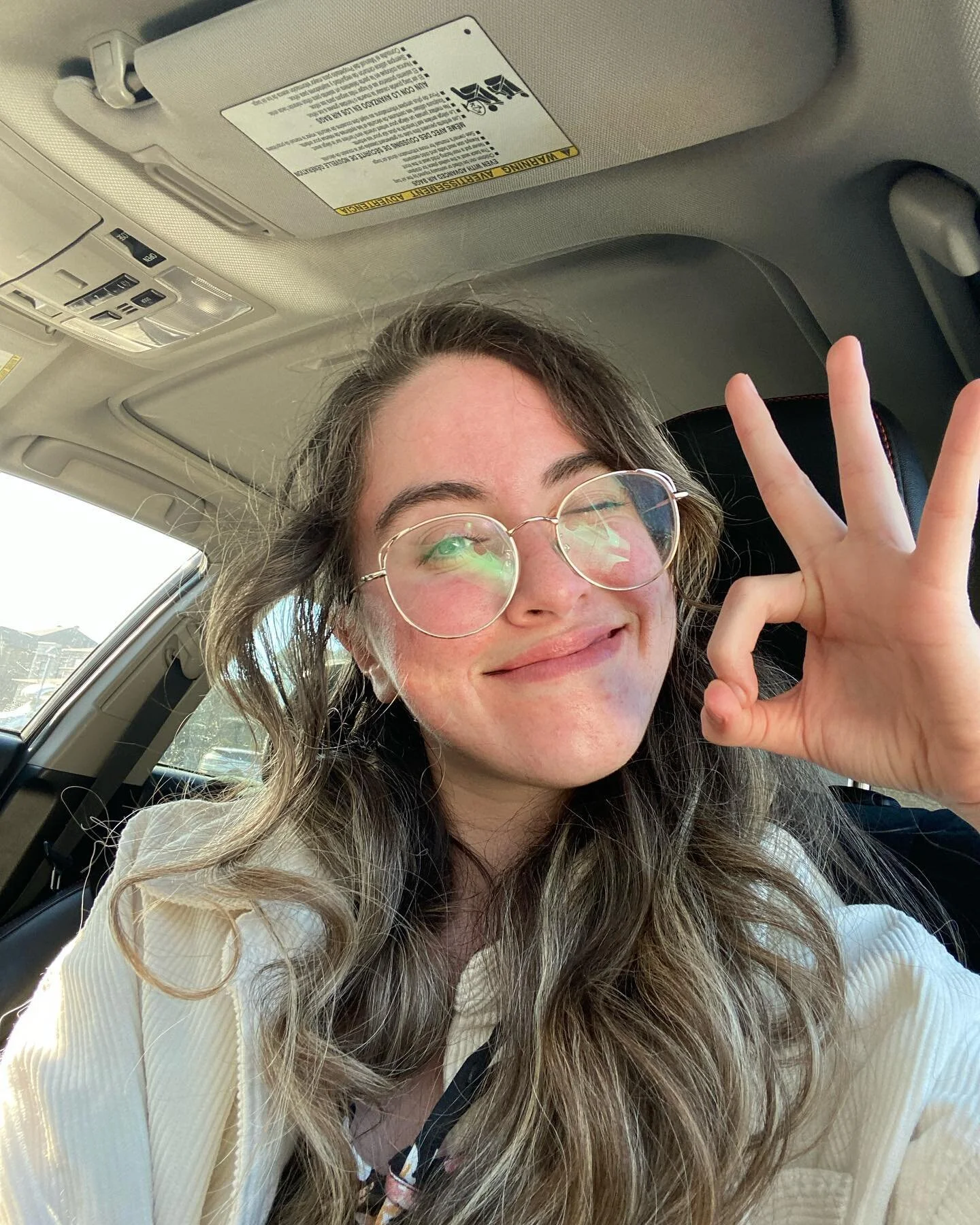 hola π€β€οΈ how are you? how’s life treating you this spring? I’m taking some time to focus on my mental health and enjoy the beauty of the season ππΈ
I’m indulging in naps, soaking up the sun, spending time with loved ones and spar
