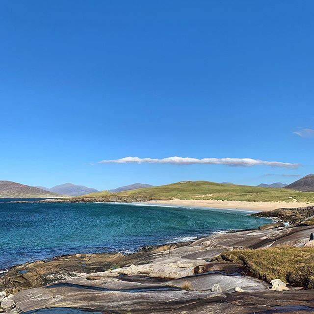 Blue Monday is here, and it is said that on this day, more holidays are booked than at any other time of the year. So let this picture give you some inspiration for visiting our beautiful Outer Hebrides. Why would you want to go anywhere else 🤷🏻&zw