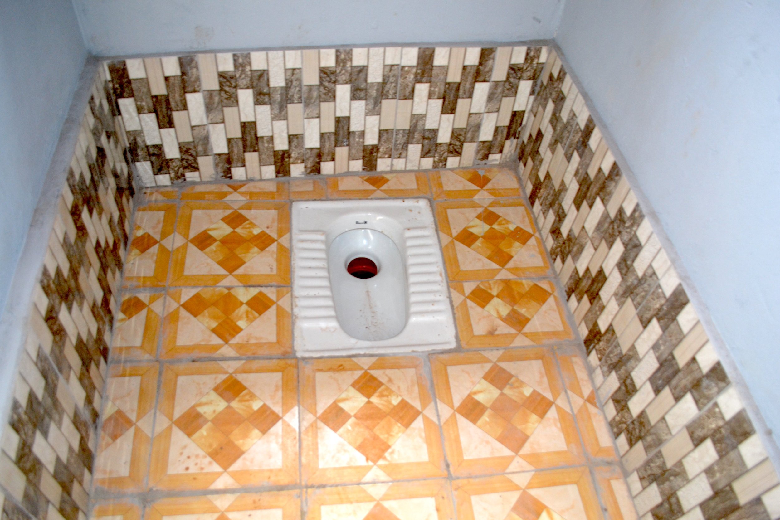 edited inside oldenderet toilet.JPG